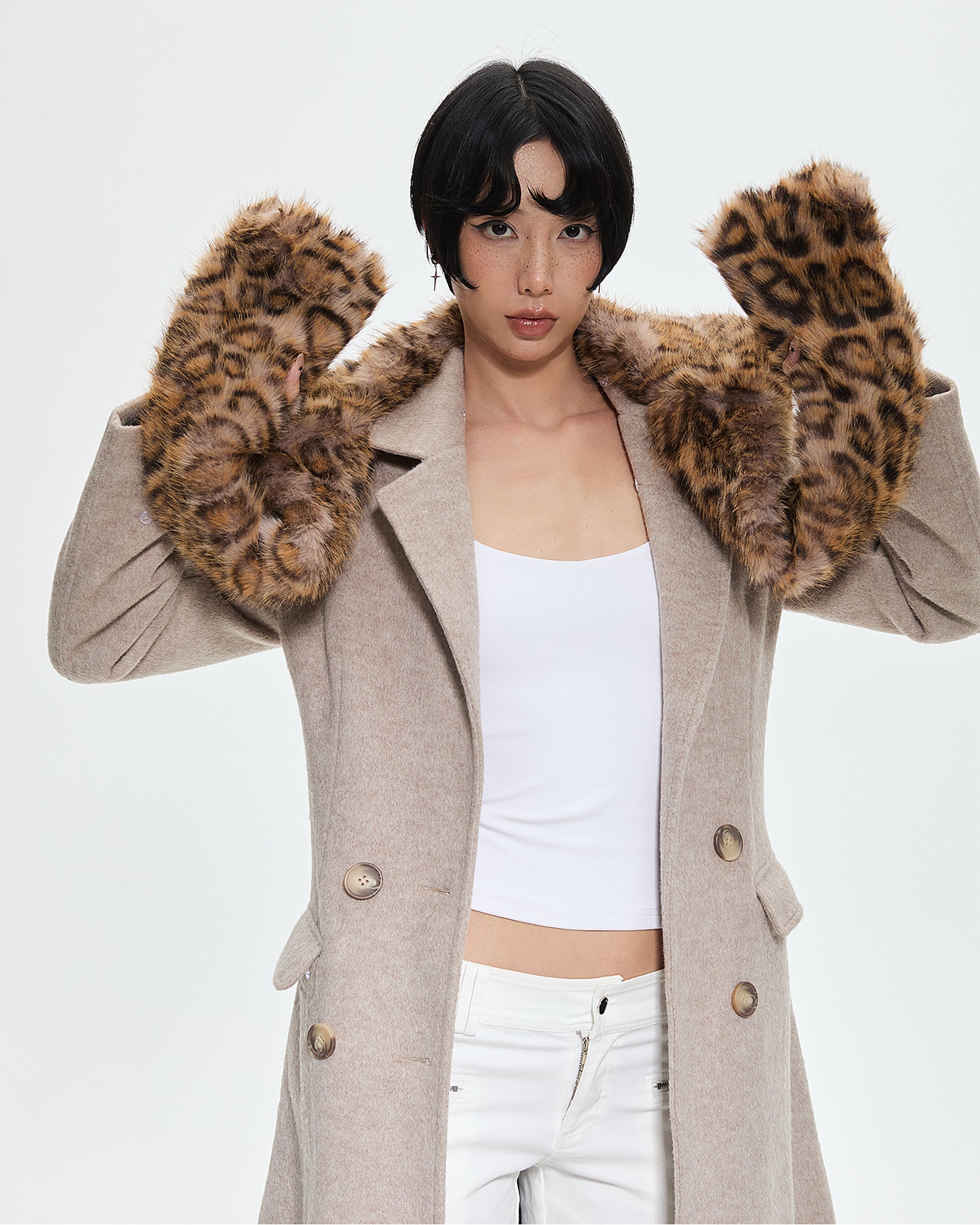 AE30 SAINT Double-Breasted Detachable Fuzzy Collar Coat