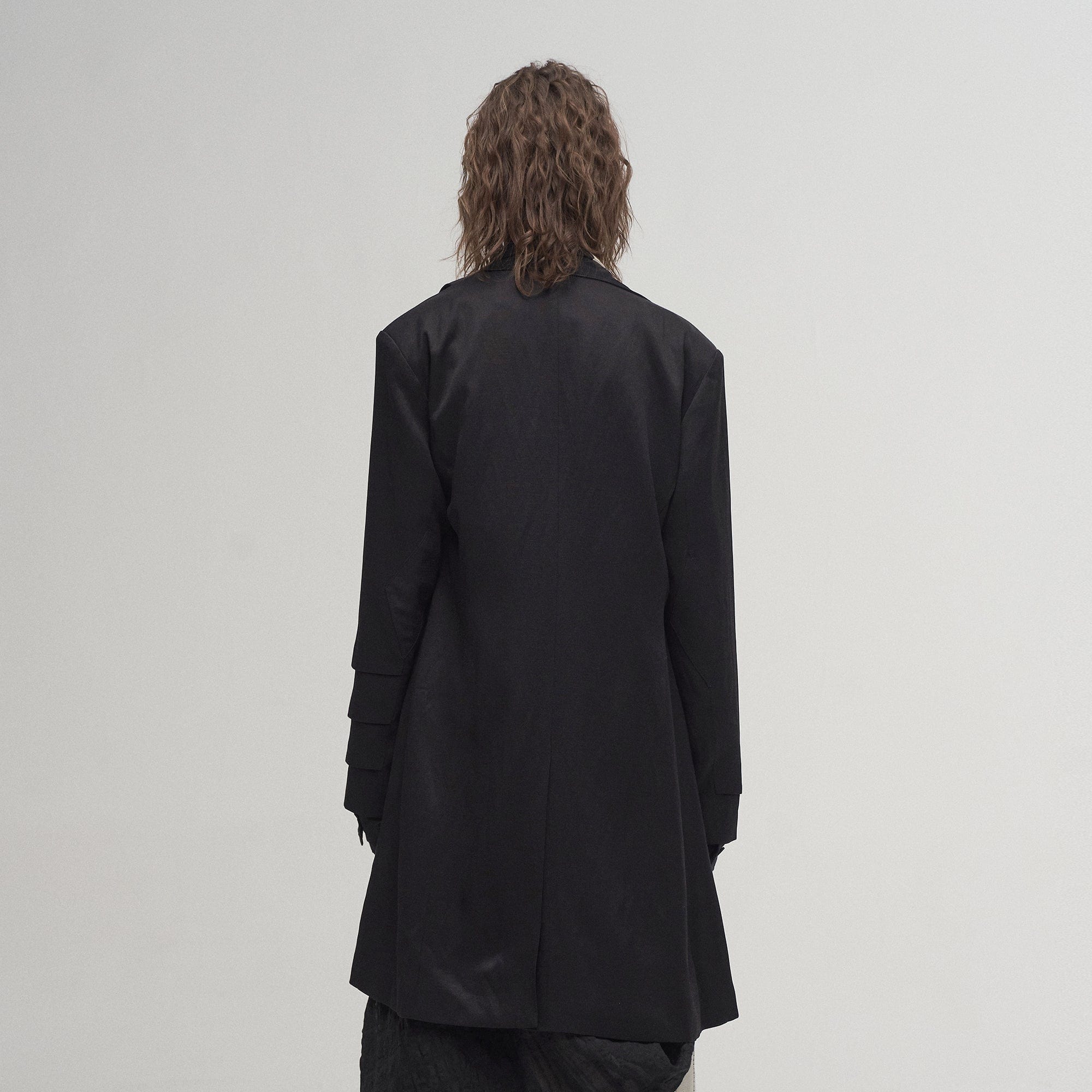 ILNya Nieternite Nifutur Reversible Armor-Sleeve Longline Blazer, premium urban and streetwear designers apparel on PROJECTISR.com, ILNya Nieternite Nifutur