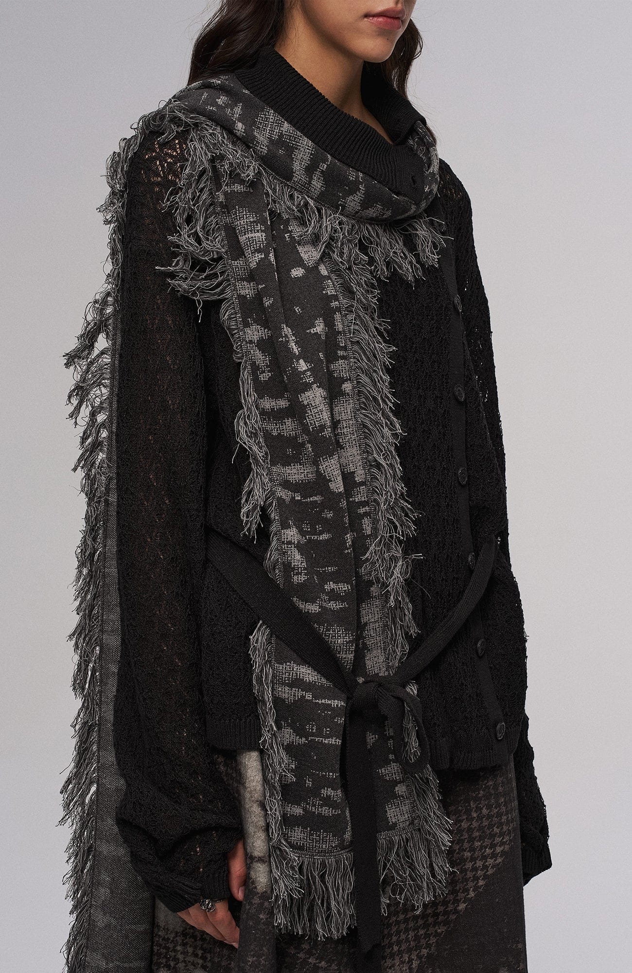 ILNya Nieternite Nifutur Fringed Abstract Jacquard Scarf