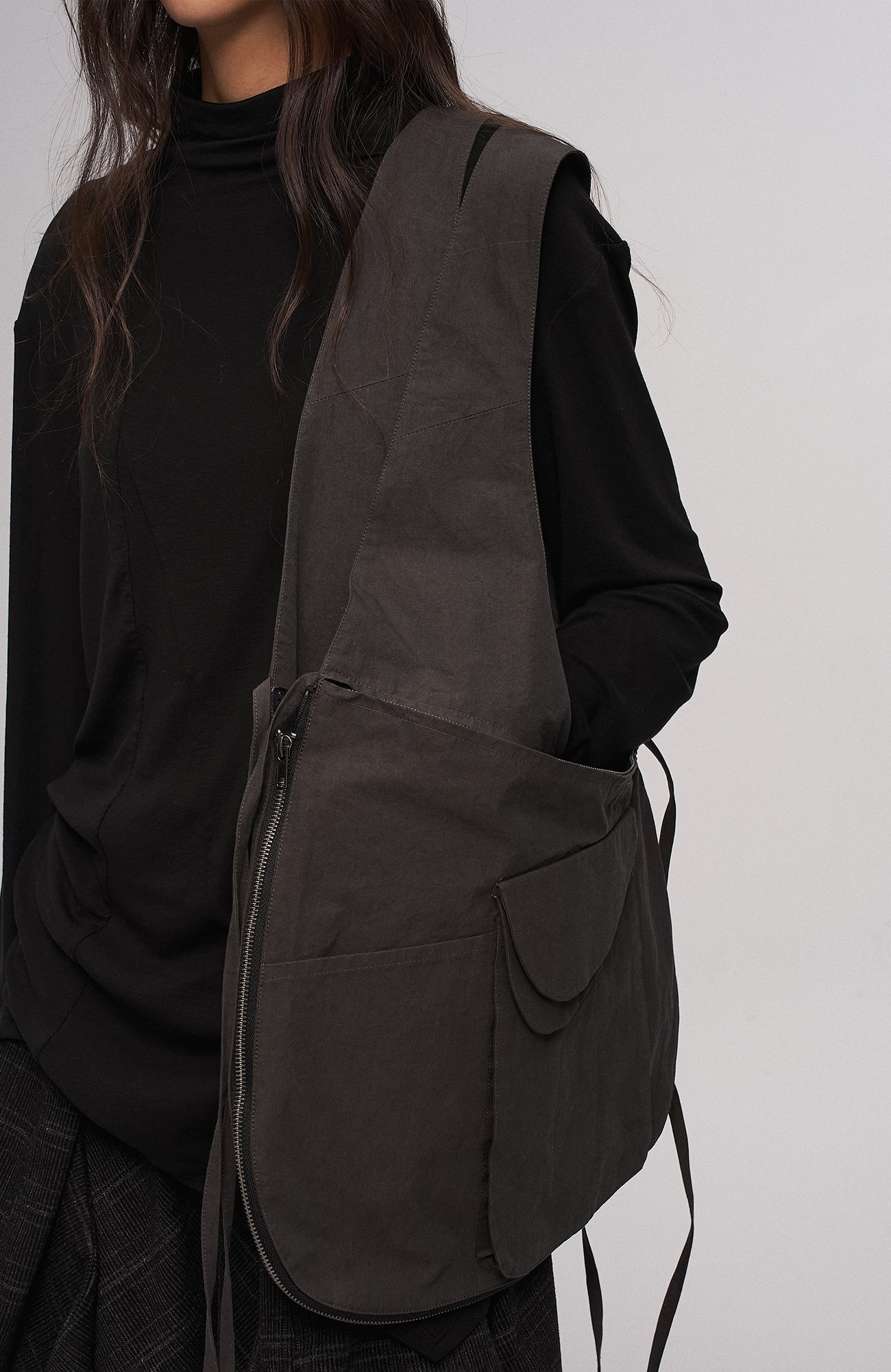 ILNya Nieternite Nifutur Multi-Use Utility Vest