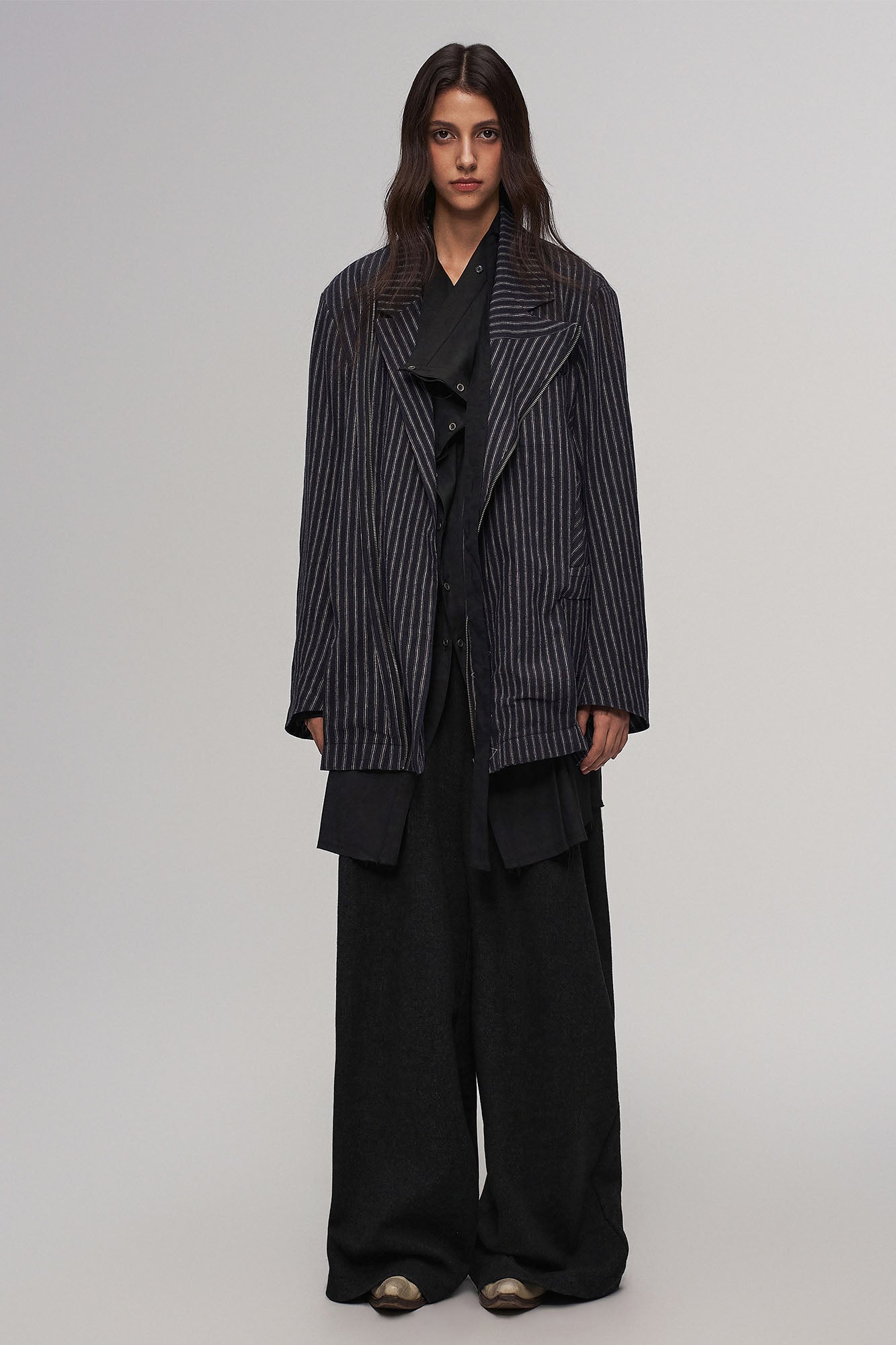 ILNya Nieternite Nifutur Asym Draped Raw-Edged Shirt