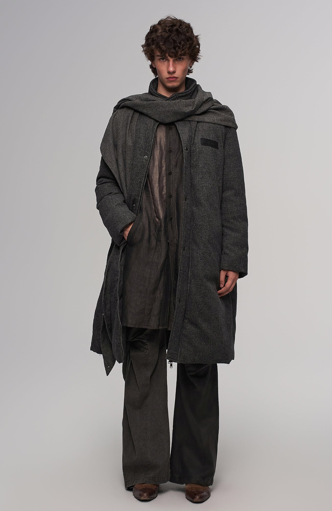 ILNya Nieternite Nifutur Contrast-Spliced Twist-Knee Flared Trousers