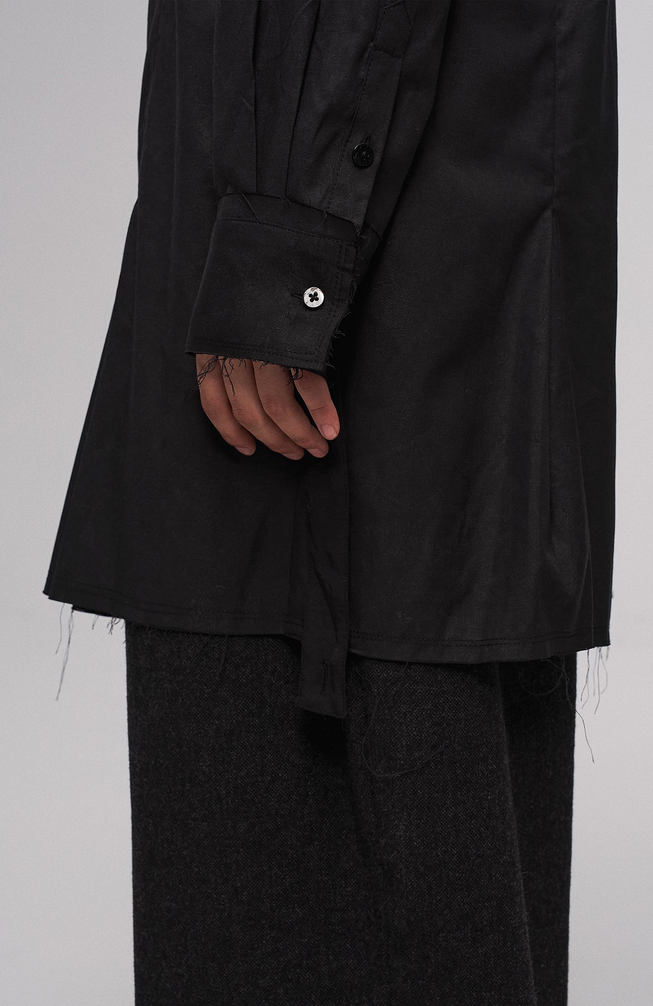 ILNya Nieternite Nifutur Asym Draped Raw-Edged Shirt