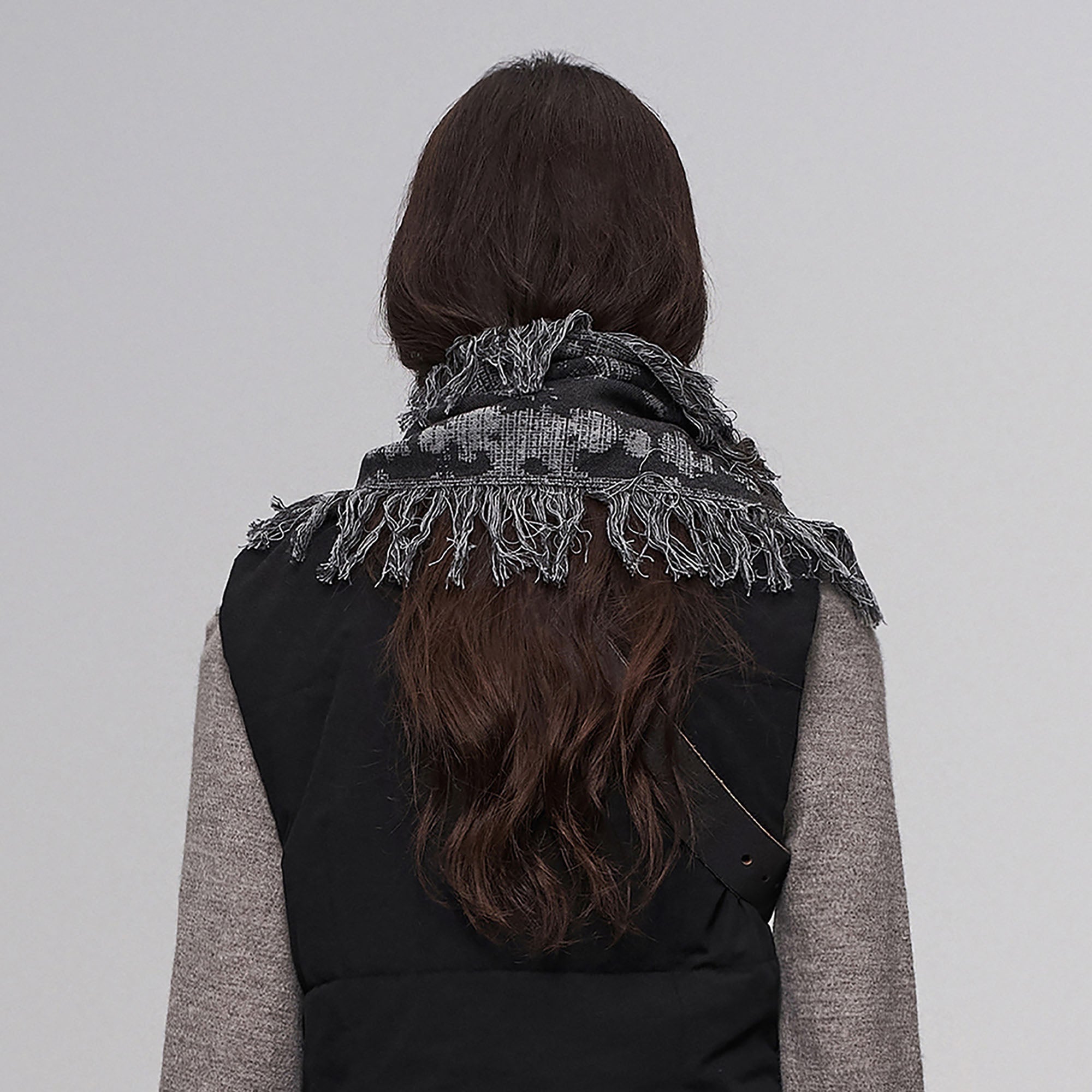 ILNya Nieternite Nifutur Fringe Cotton Scarf-Shawl