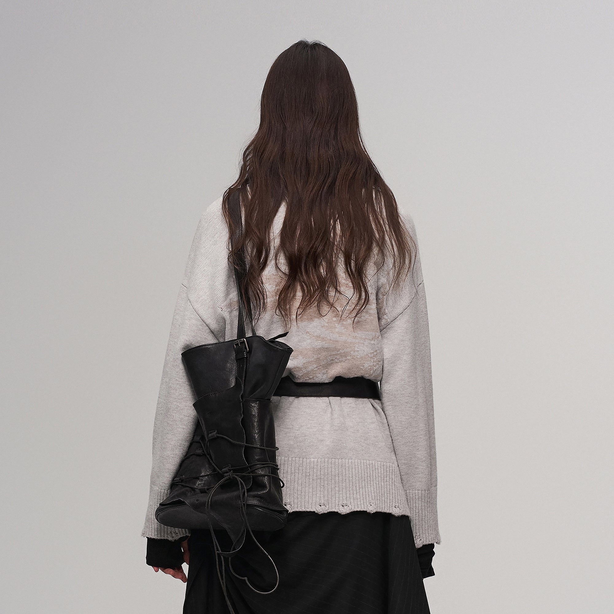 ILNya Nieternite Nifutur Distressed Oversized Knit Pullover