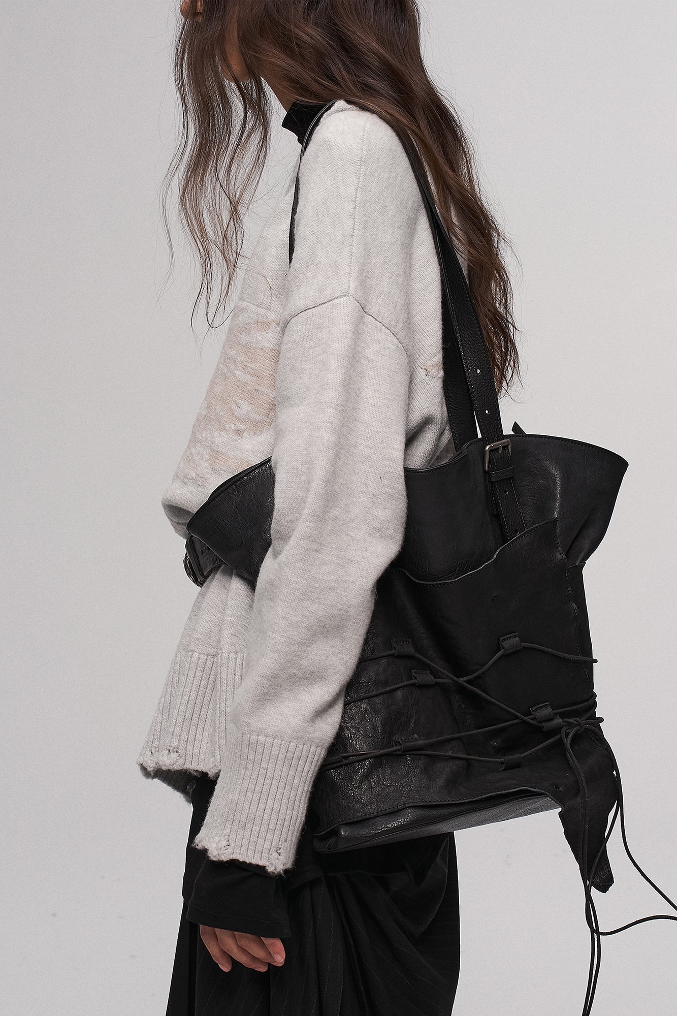 ILNya Nieternite Nifutur Distressed Oversized Knit Pullover