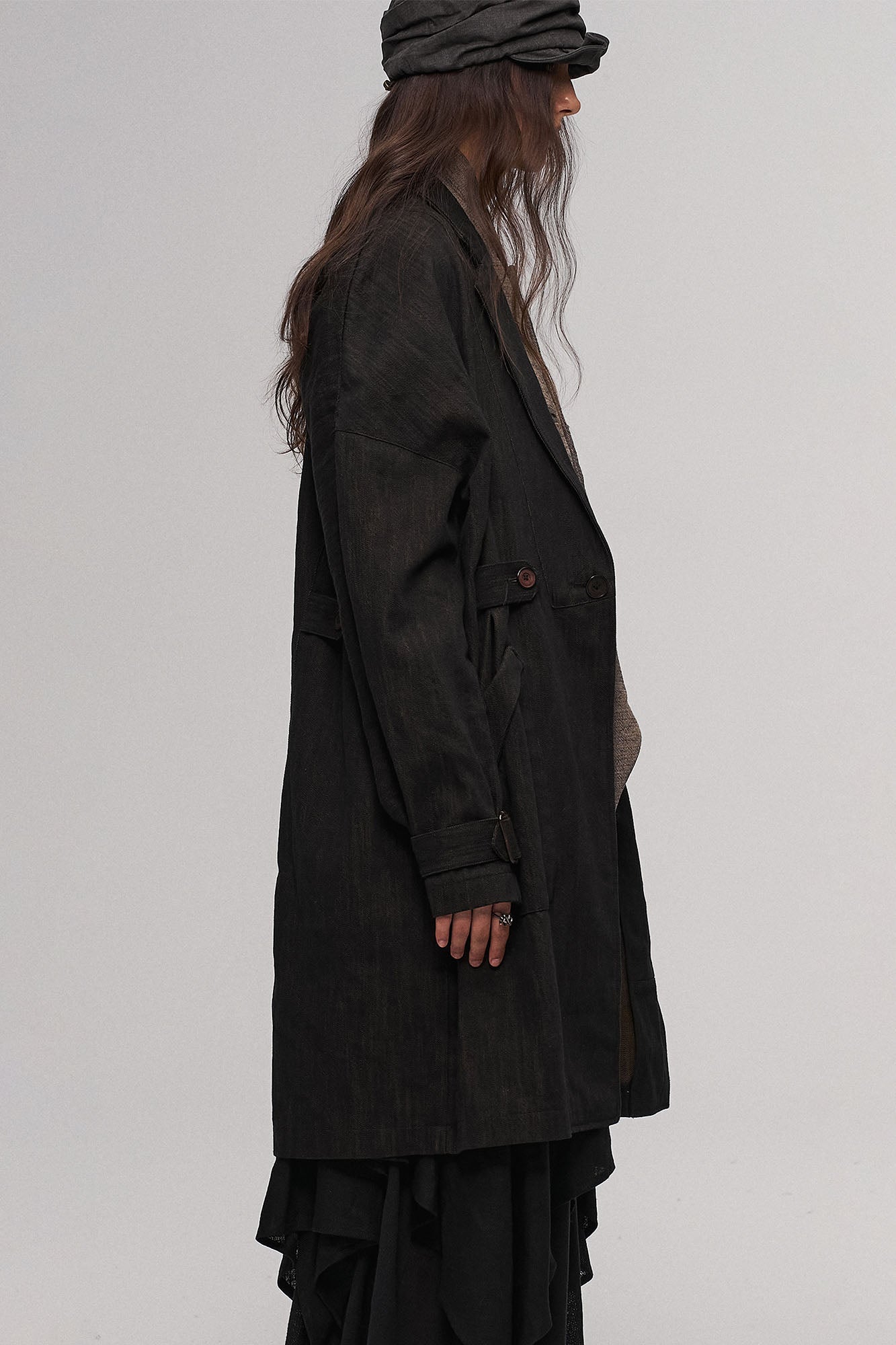 ILNya Nieternite Nifutur Knotted Cape-Back Linen-Blend Trench