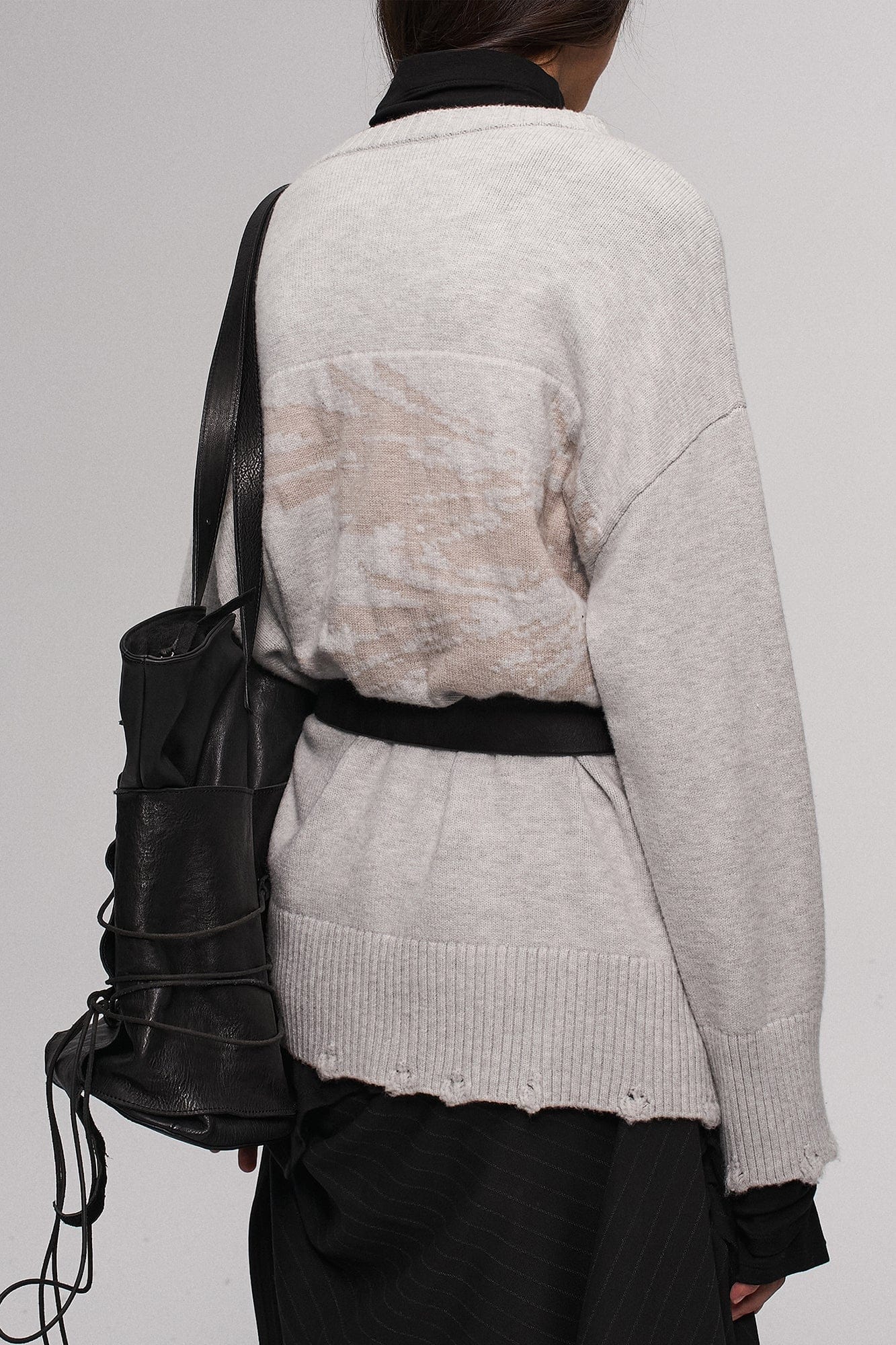 ILNya Nieternite Nifutur Distressed Oversized Knit Pullover