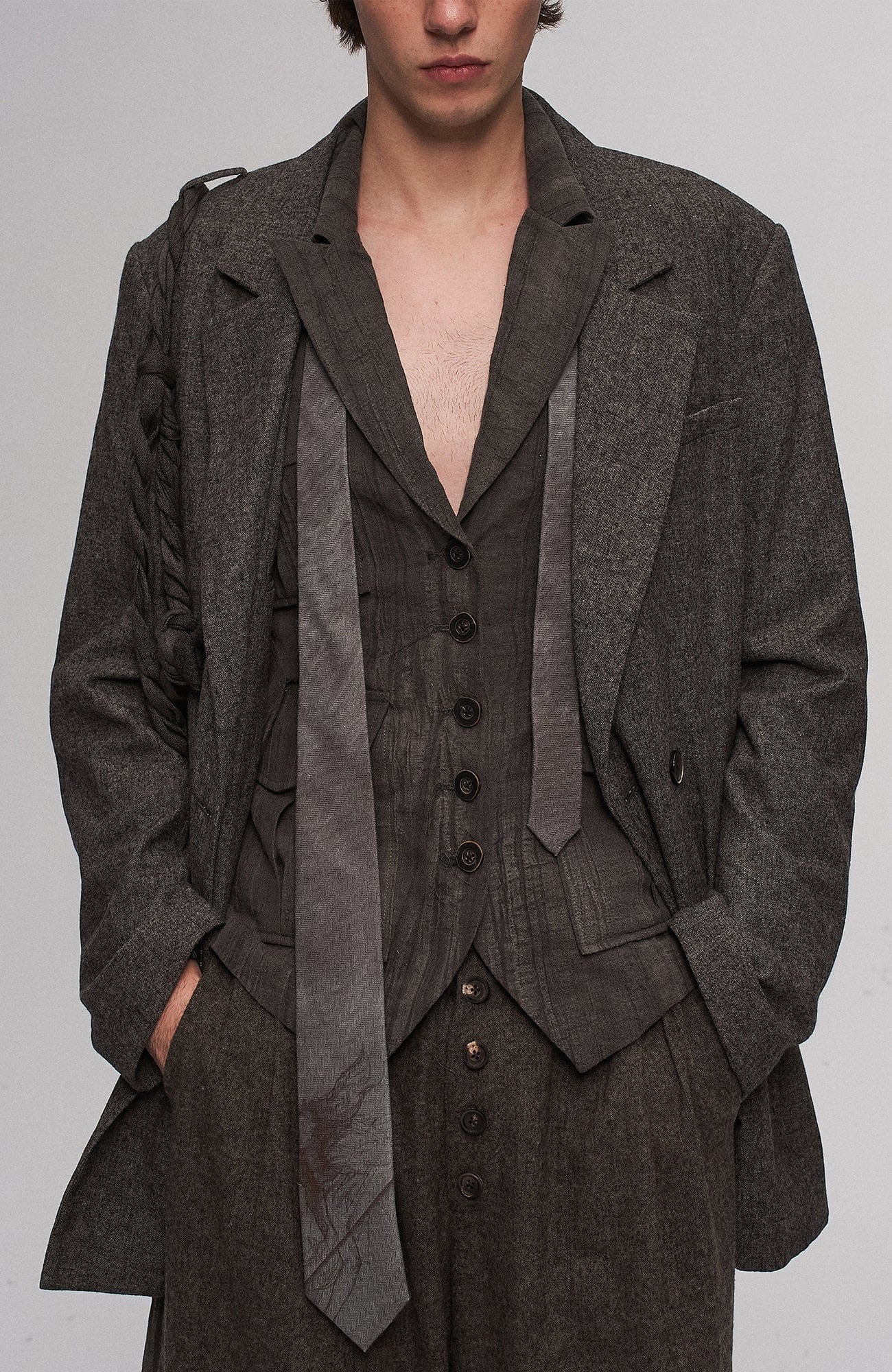 ILNya Nieternite Nifutur Rope Wrap Wool-Blend Suit Jacket