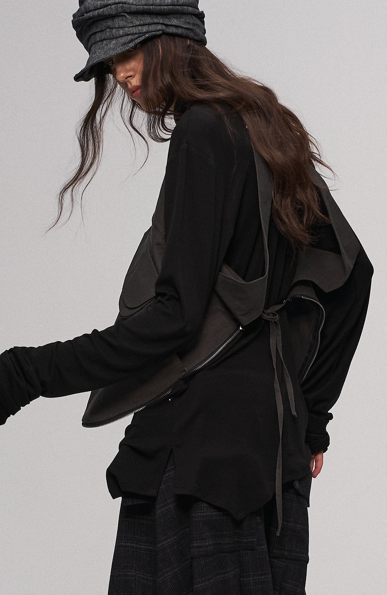 ILNya Nieternite Nifutur Multi-Use Utility Vest