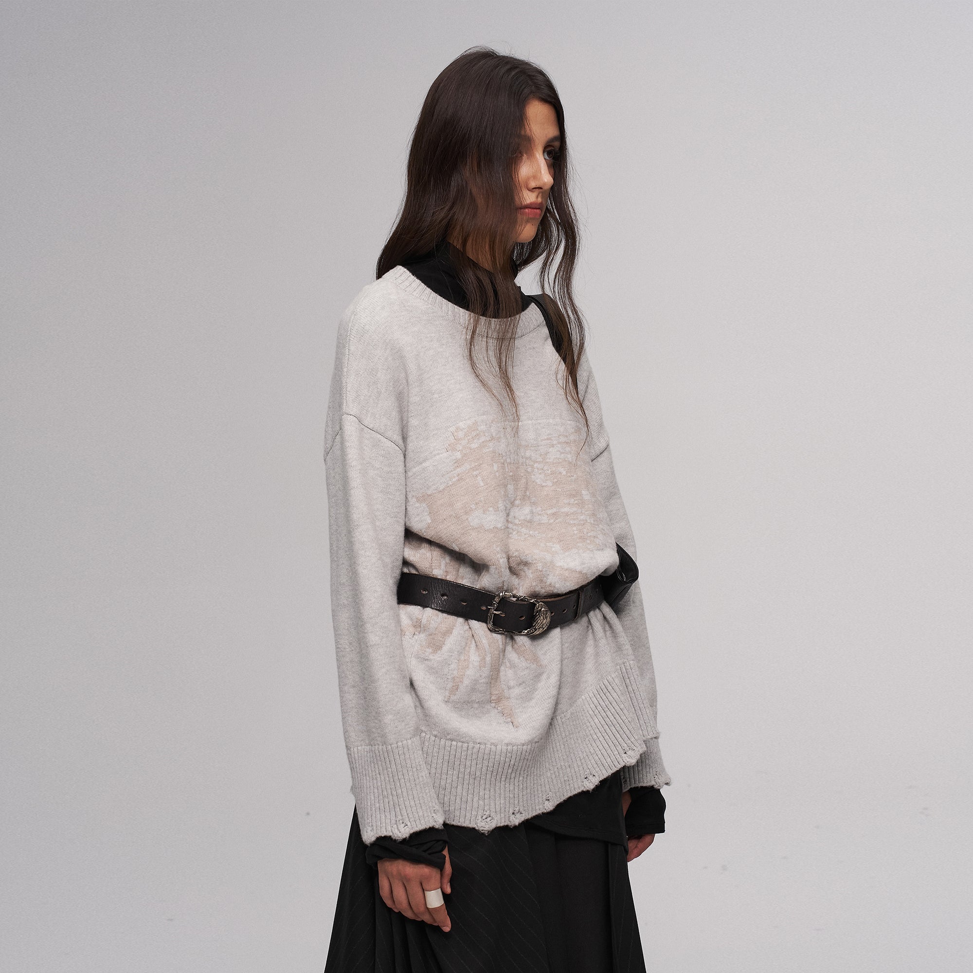 ILNya Nieternite Nifutur Distressed Oversized Knit Pullover