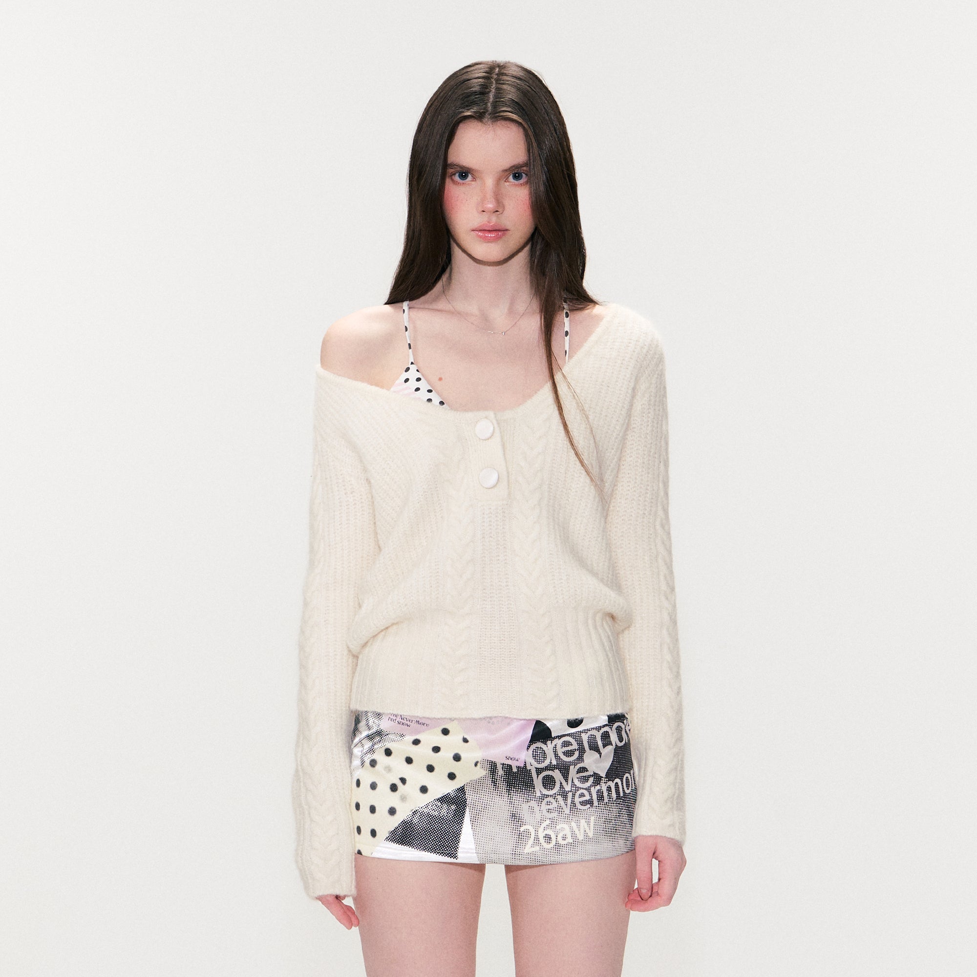 THE NEVERMORE Buttoned V-Neck Cable Knit Sweater