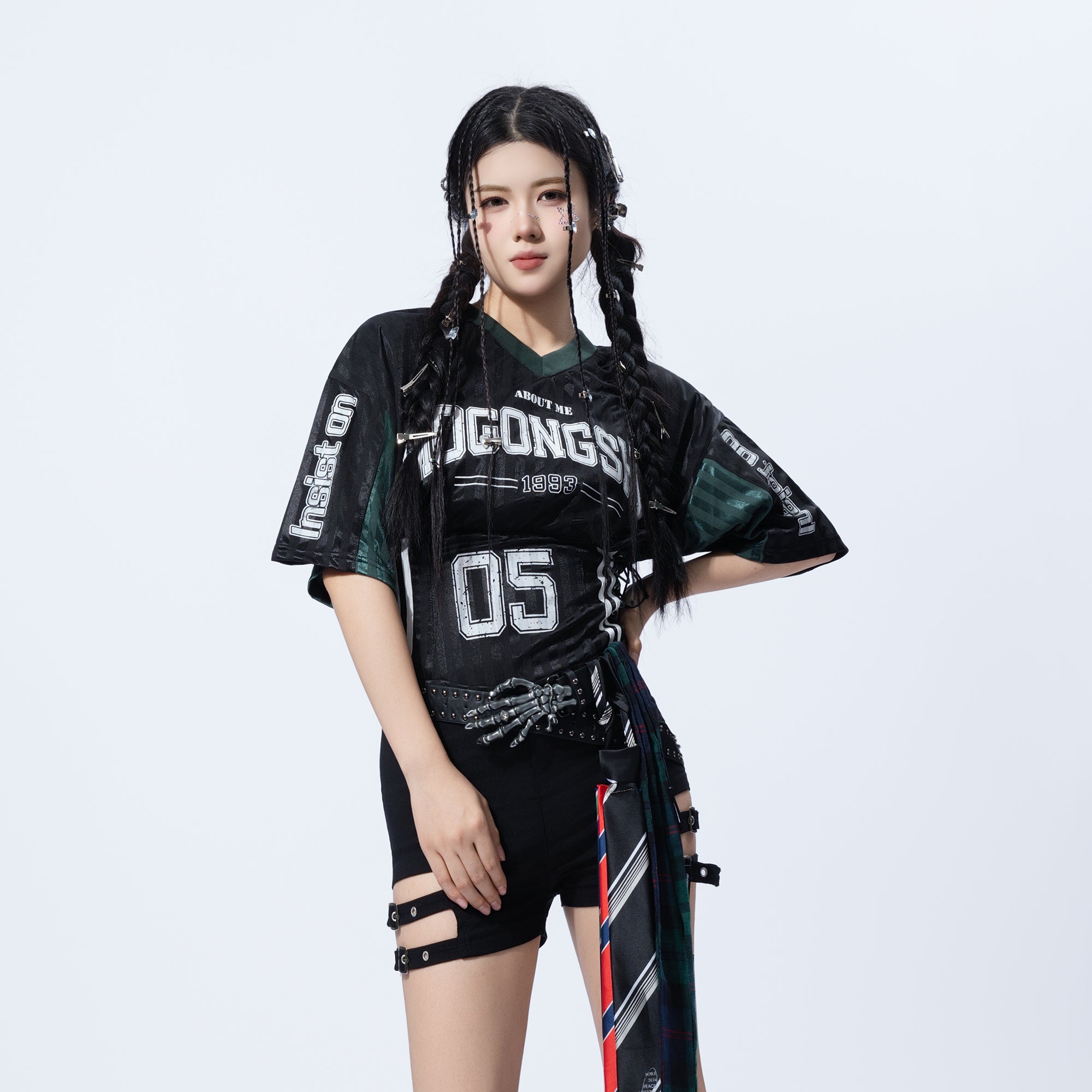 MOGONGSHE Varsity Lace-Up Waist Cropped Jersey