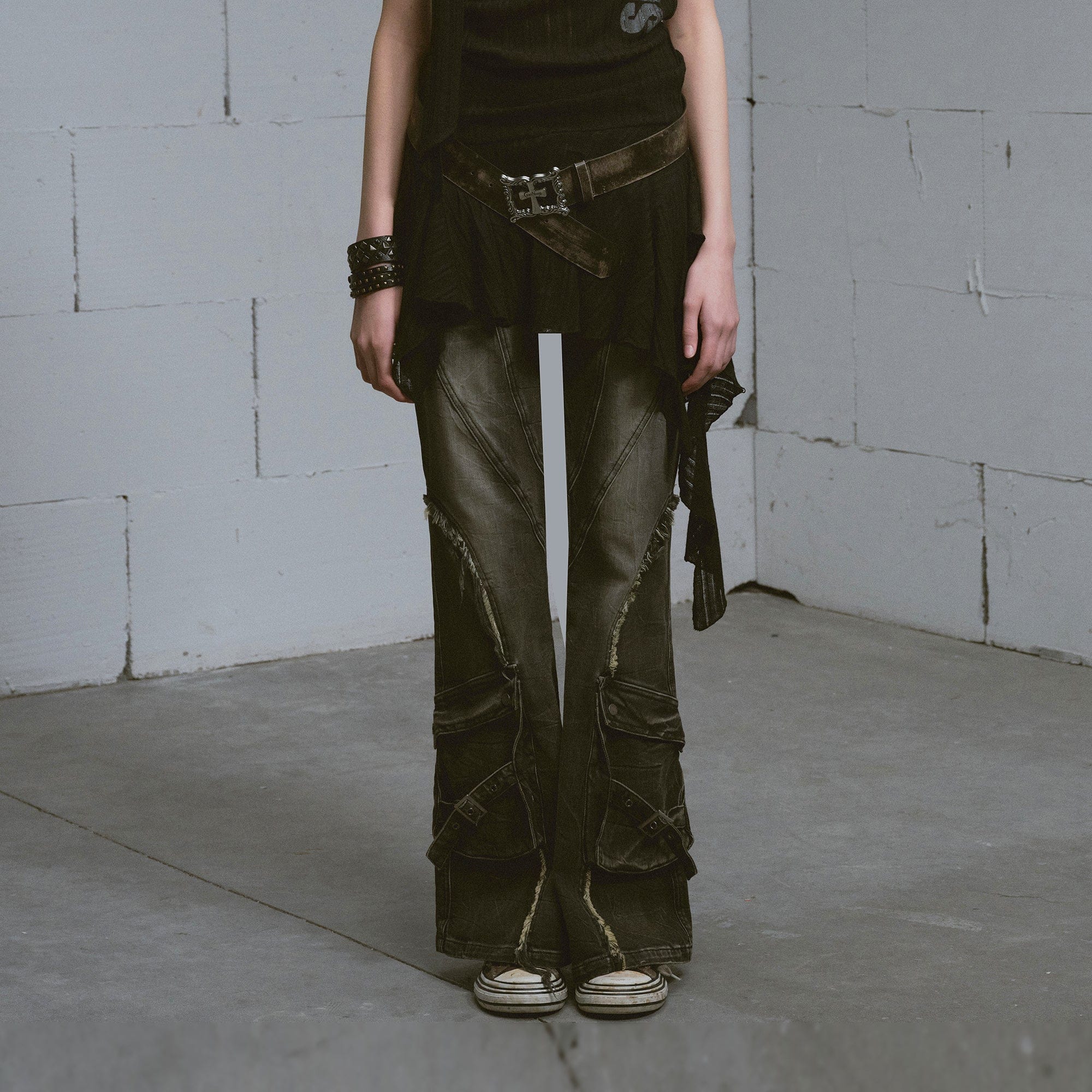 CESTNOUS Dirty Wash Spliced Raw-Edge Flared Jeans