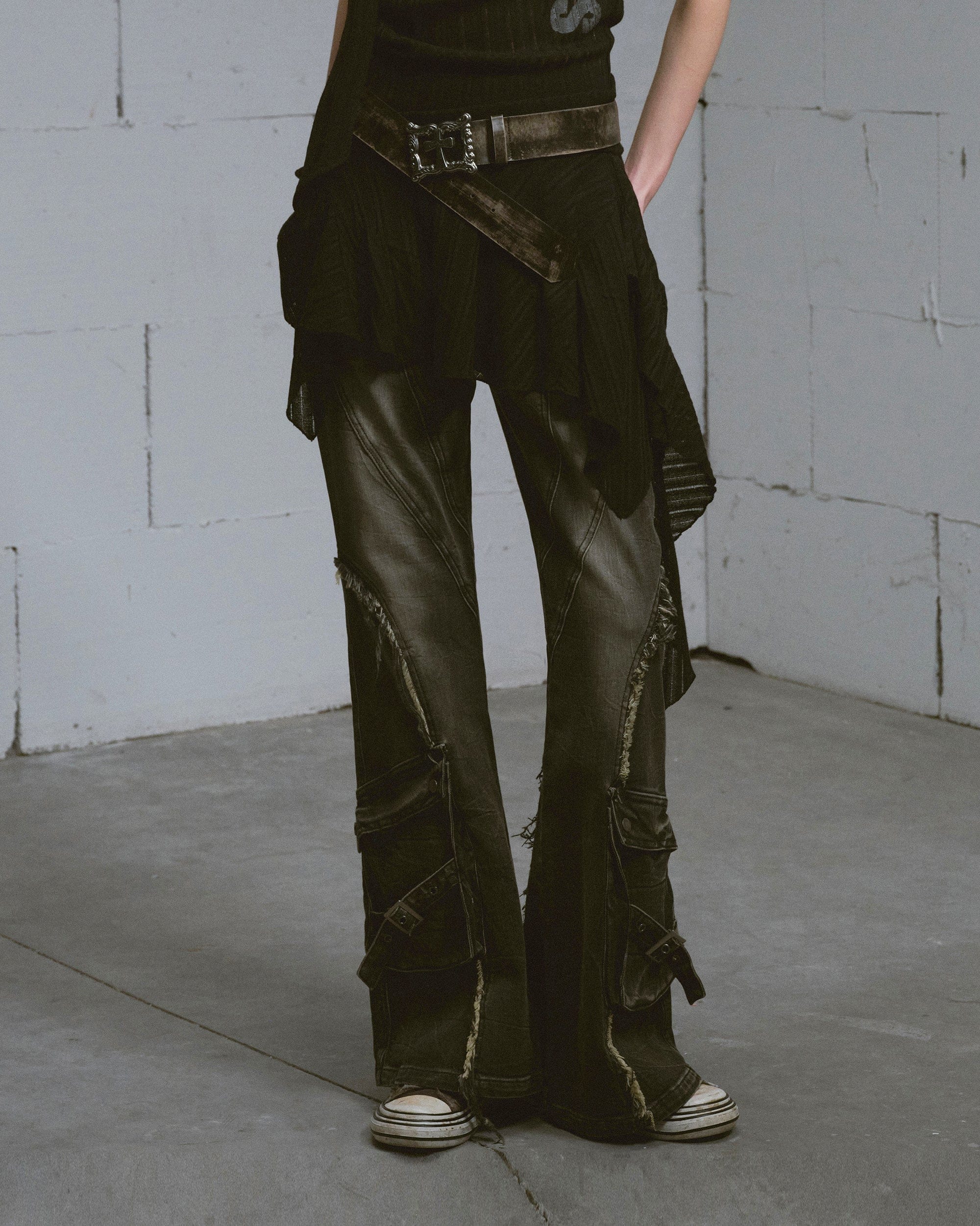 CESTNOUS Dirty Wash Spliced Raw-Edge Flared Jeans