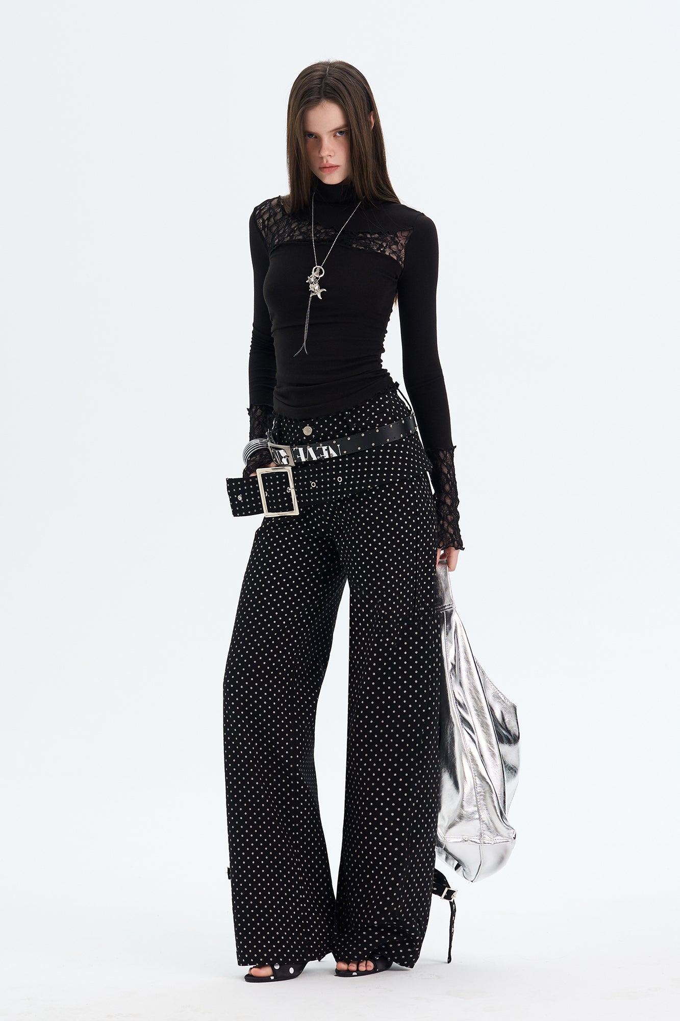 THE NEVERMORE Ruched Lace Spliced Long-Sleeve Tee