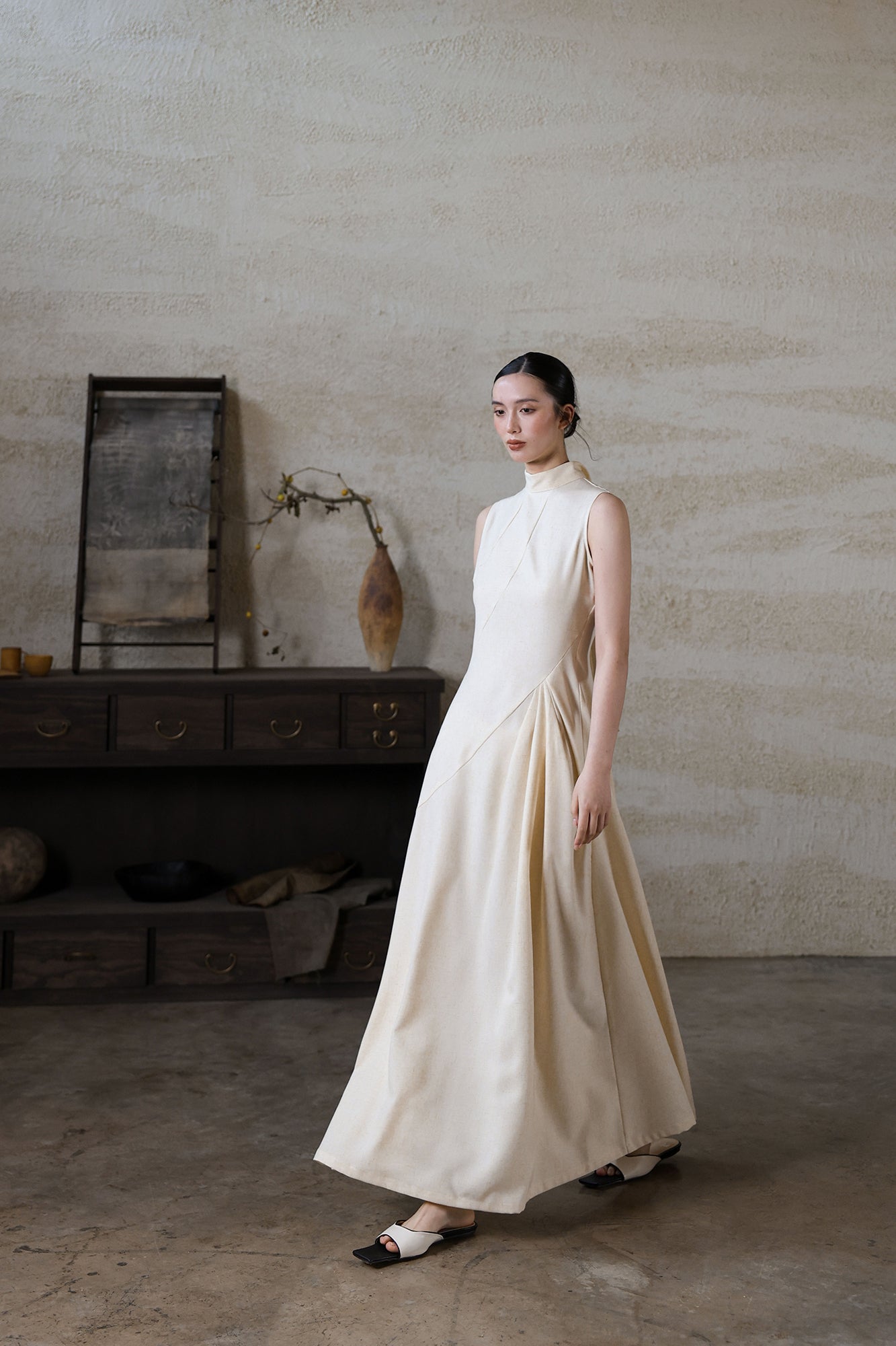 WUHEYIZUO Asymmetric Paneled Pleated Maxi Dress