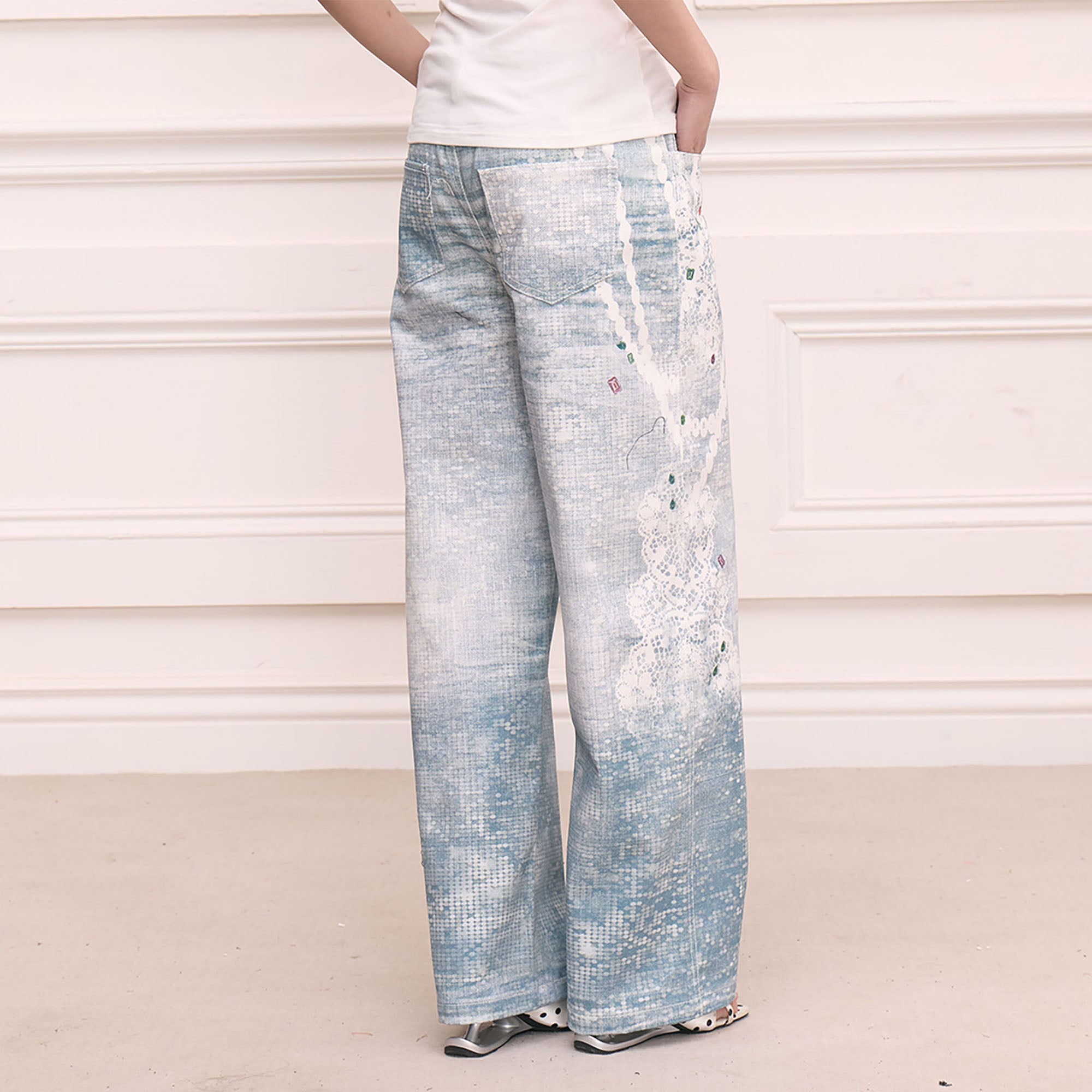 FAYCHUI Lace & Pearl Full-Print Straight-Leg Jeans
