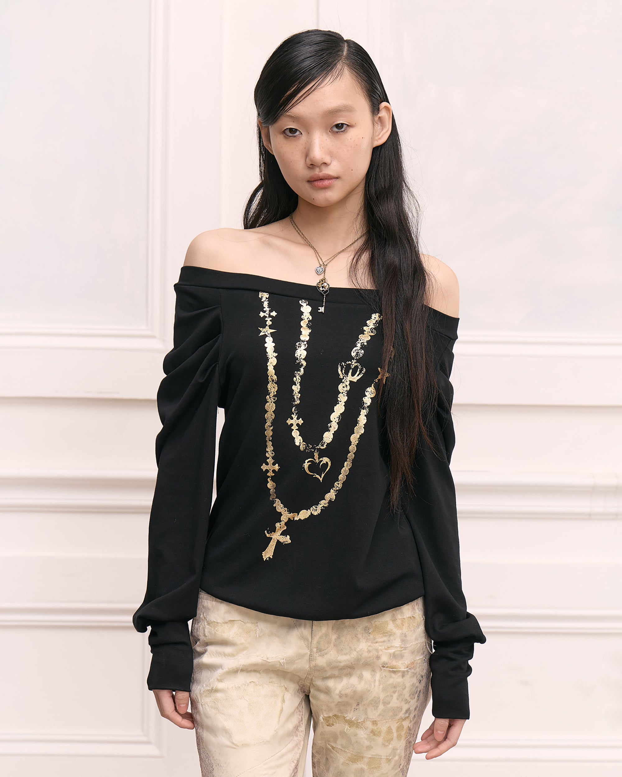 FAYCHUI Foil Chain Print Off-Shoulder Top