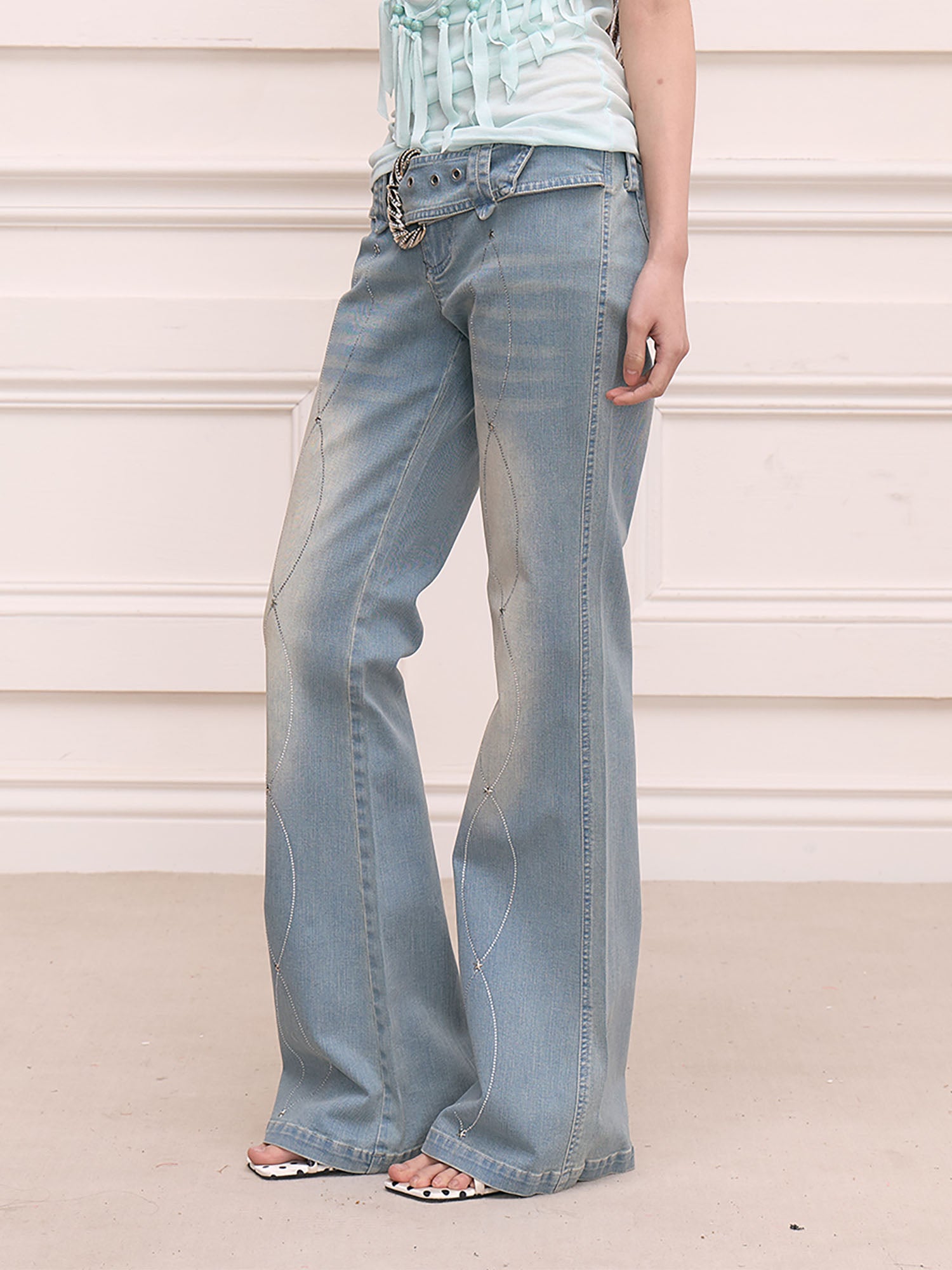 FAYCHUI Washed Diamond Belted Flared Jeans