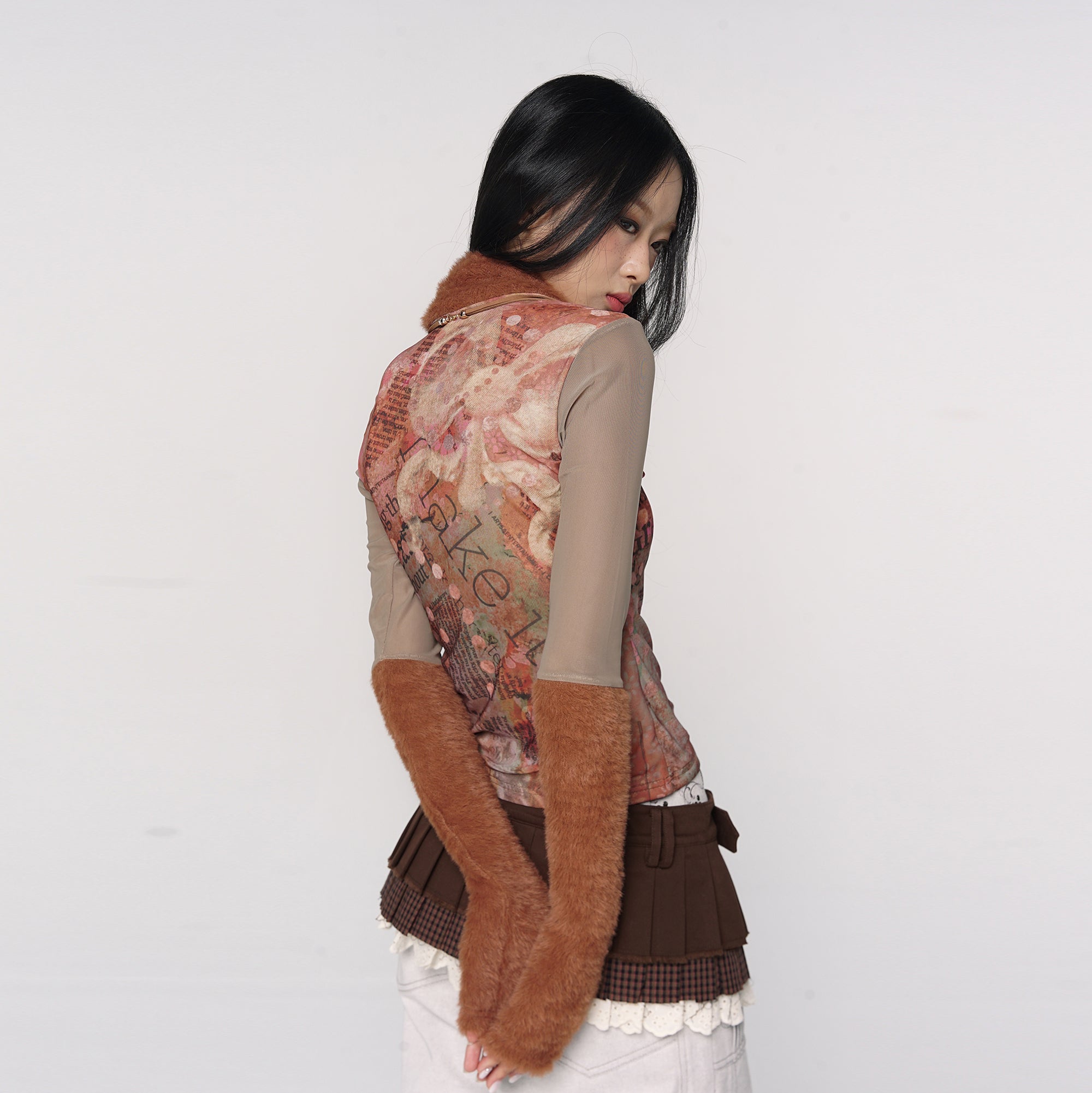 CONFUN Retro Full-Print Paneled Turtleneck Mesh Tee