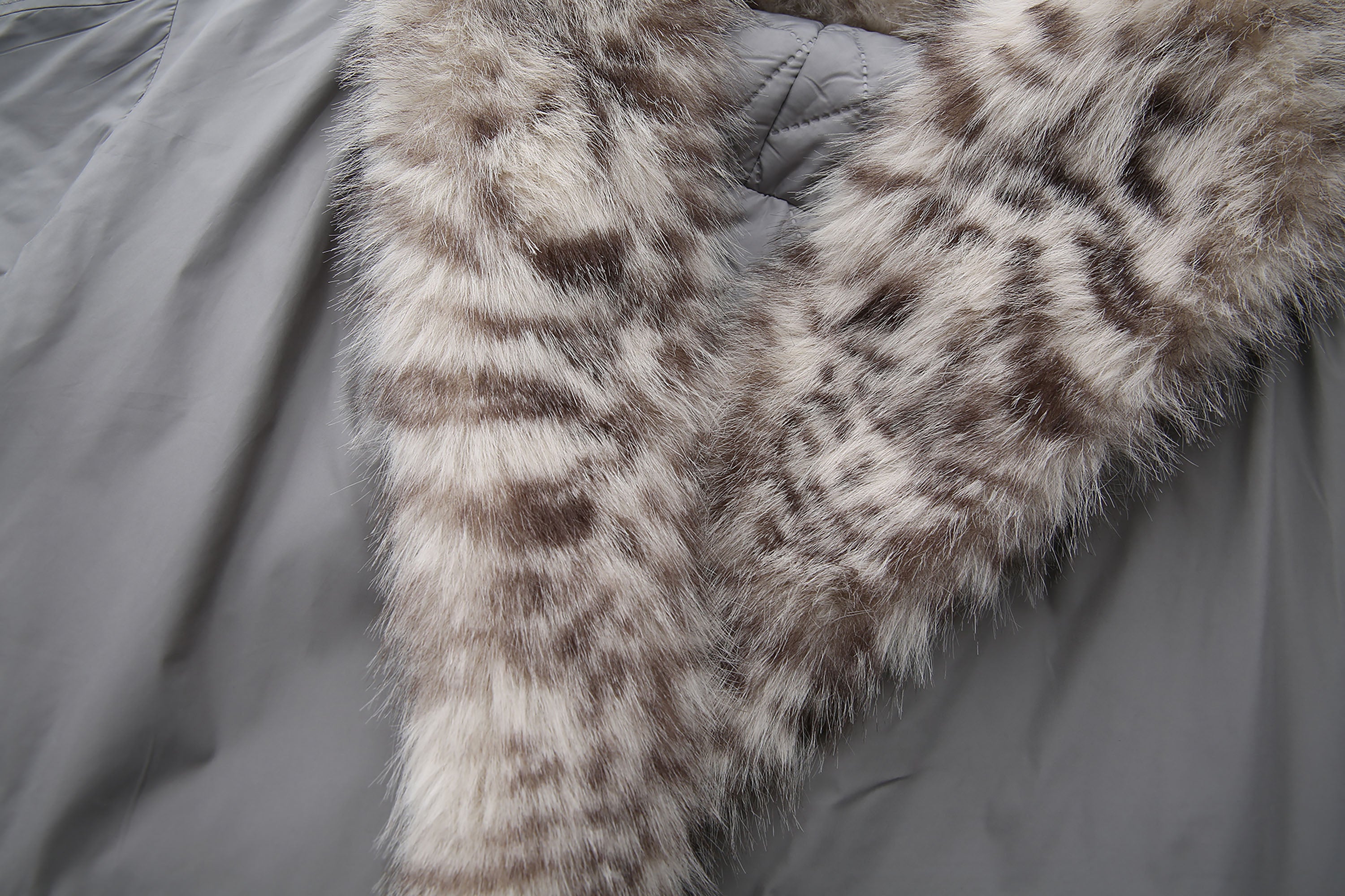 NEVER OFFEND L ANGEL Fuzzy Faux Fur V-Panel Oversized Jacket