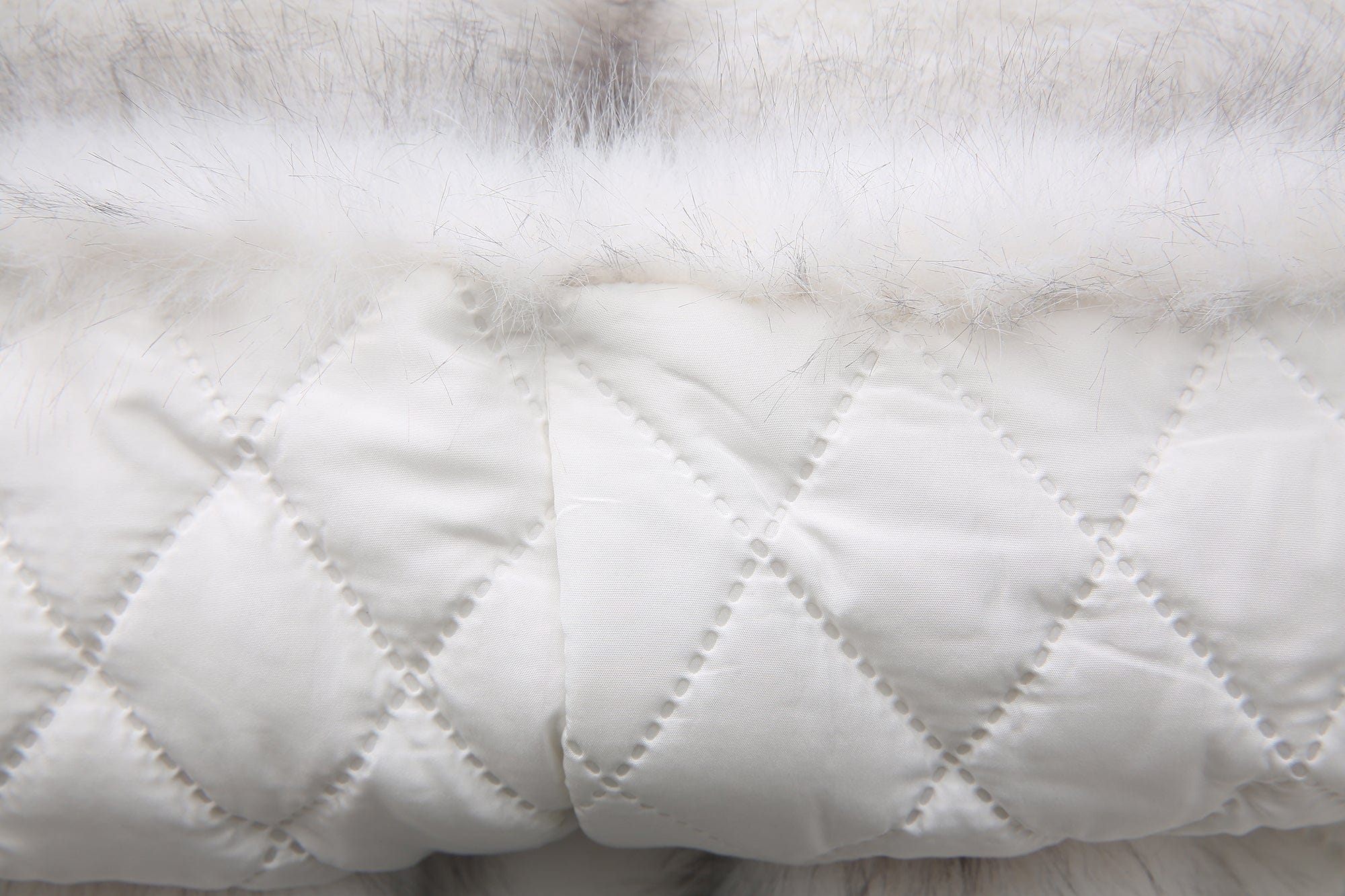 NEVER OFFEND L ANGEL Cropped Faux-Fur Buckle Jacket
