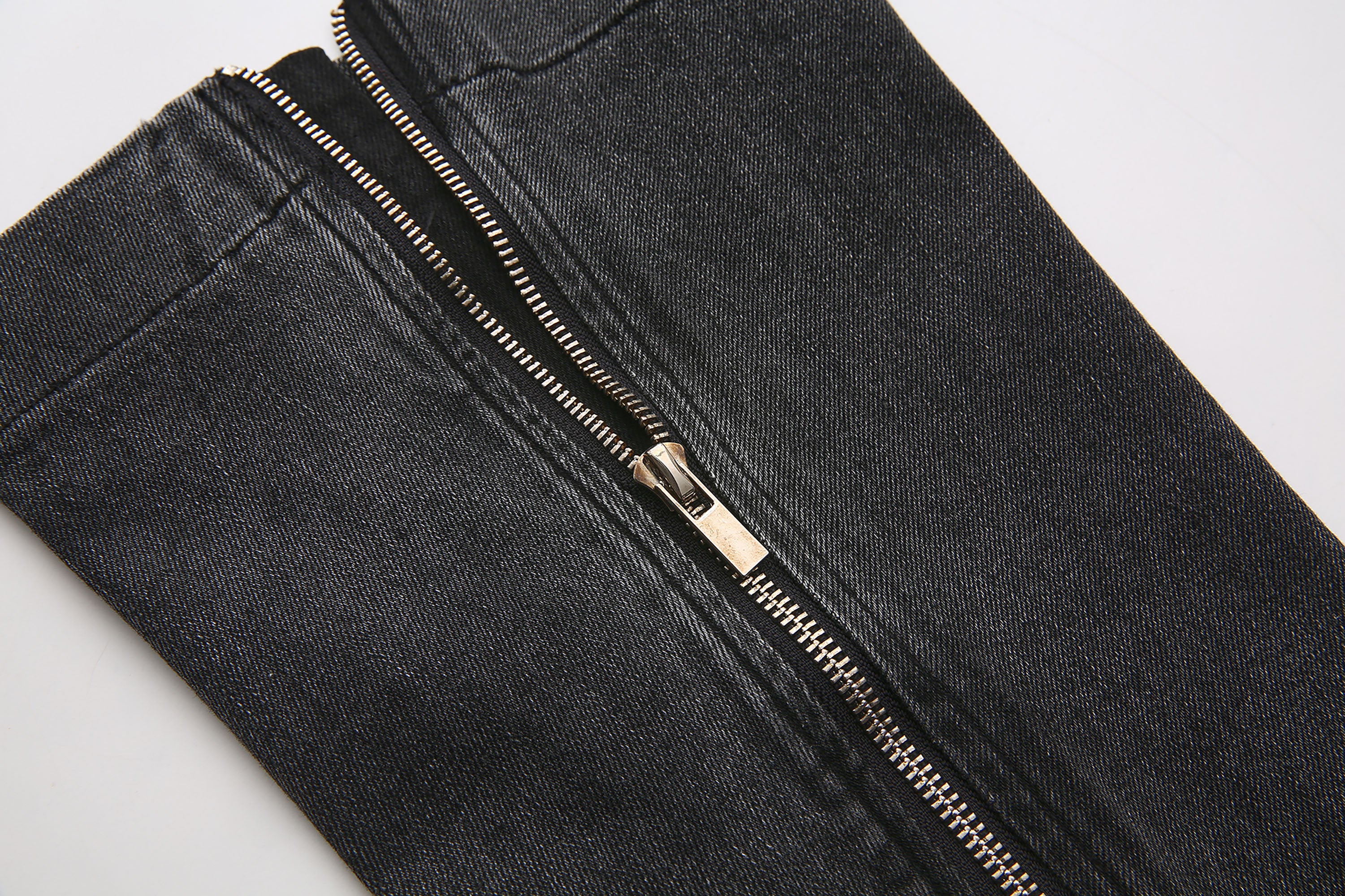 NEVER OFFEND L ANGEL Washed Low-Rise Flared Jeans