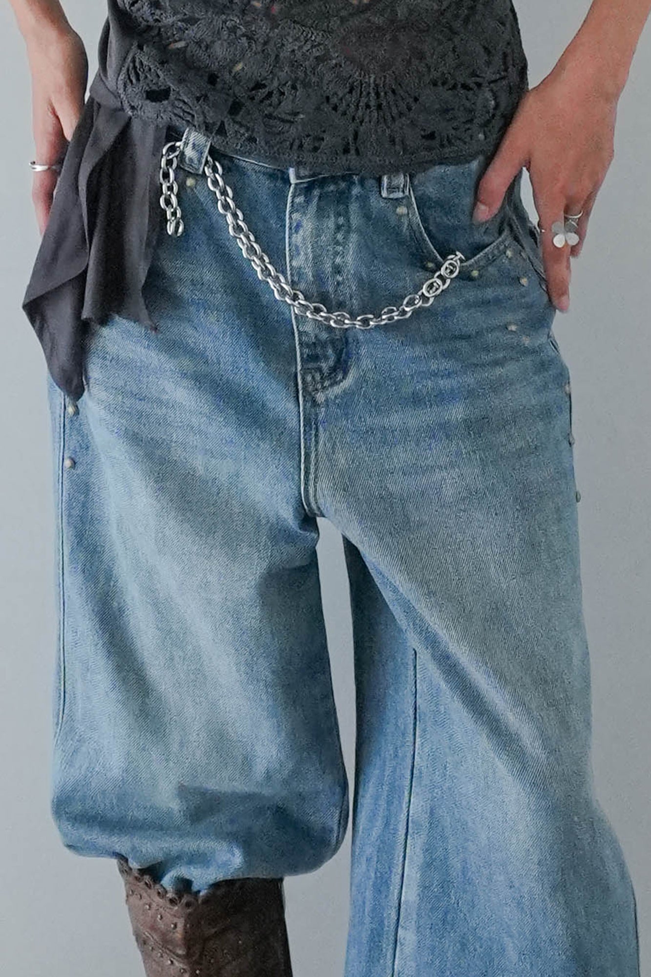 JIUWU PARK Retro Rivet Denim Shorts