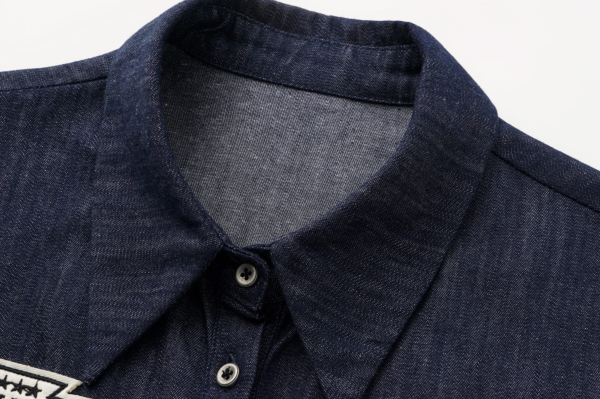 OINIMI Badge-Patch Waist-Cinched Denim Shirt