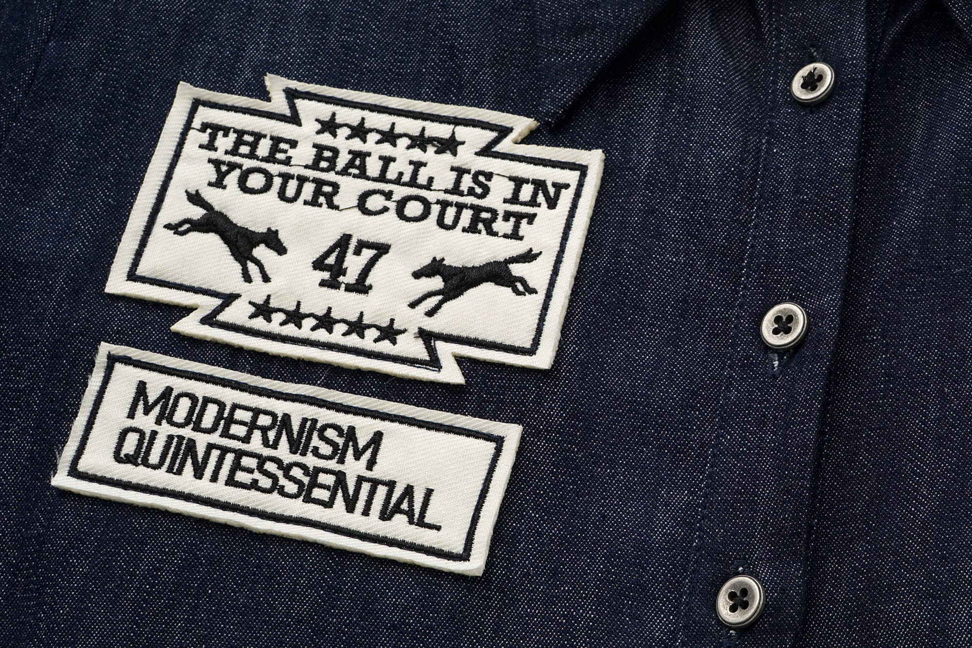 OINIMI Badge-Patch Waist-Cinched Denim Shirt