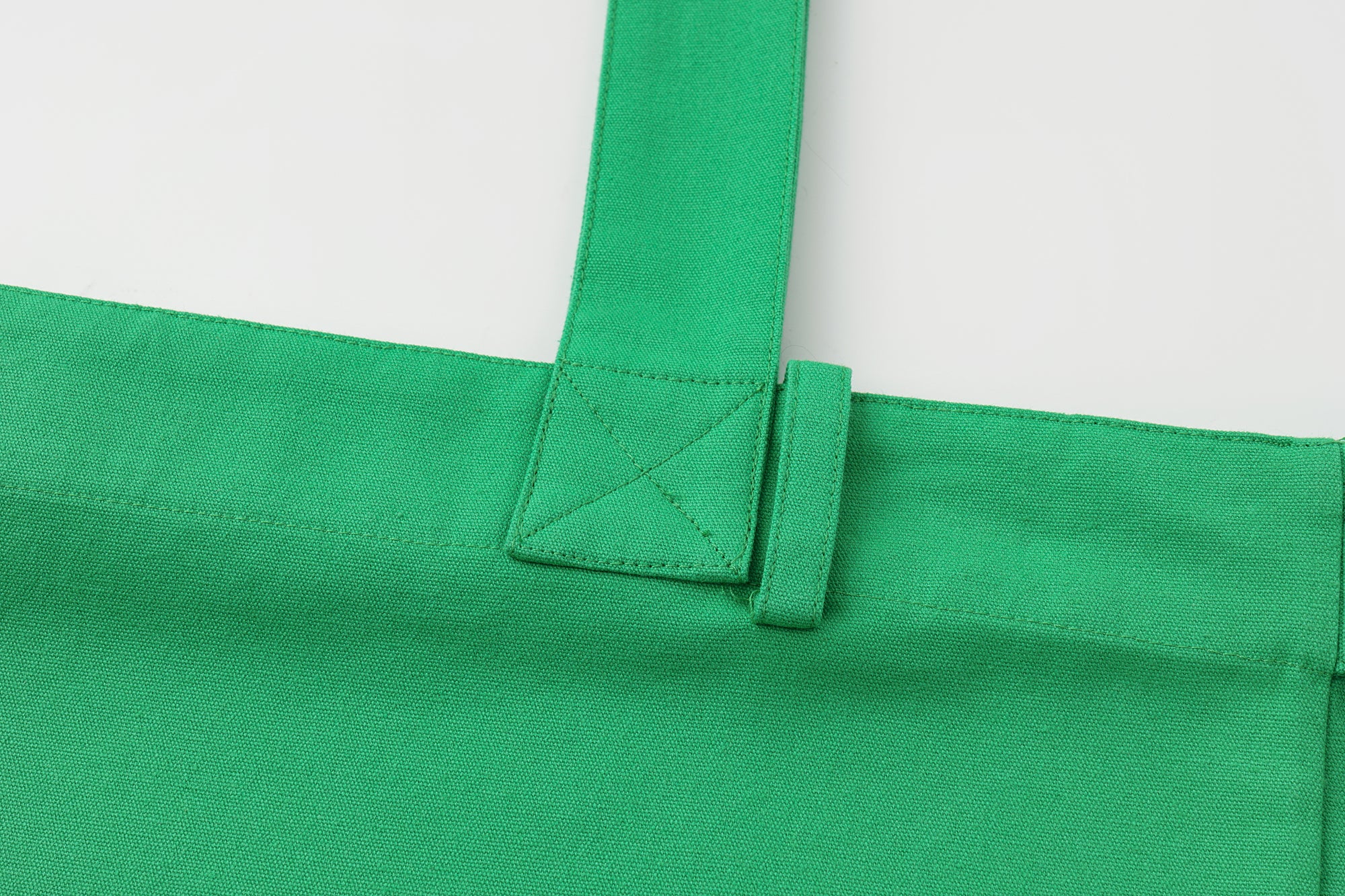 OINIMI Belted Grommet Mirror Disc Tote Bag