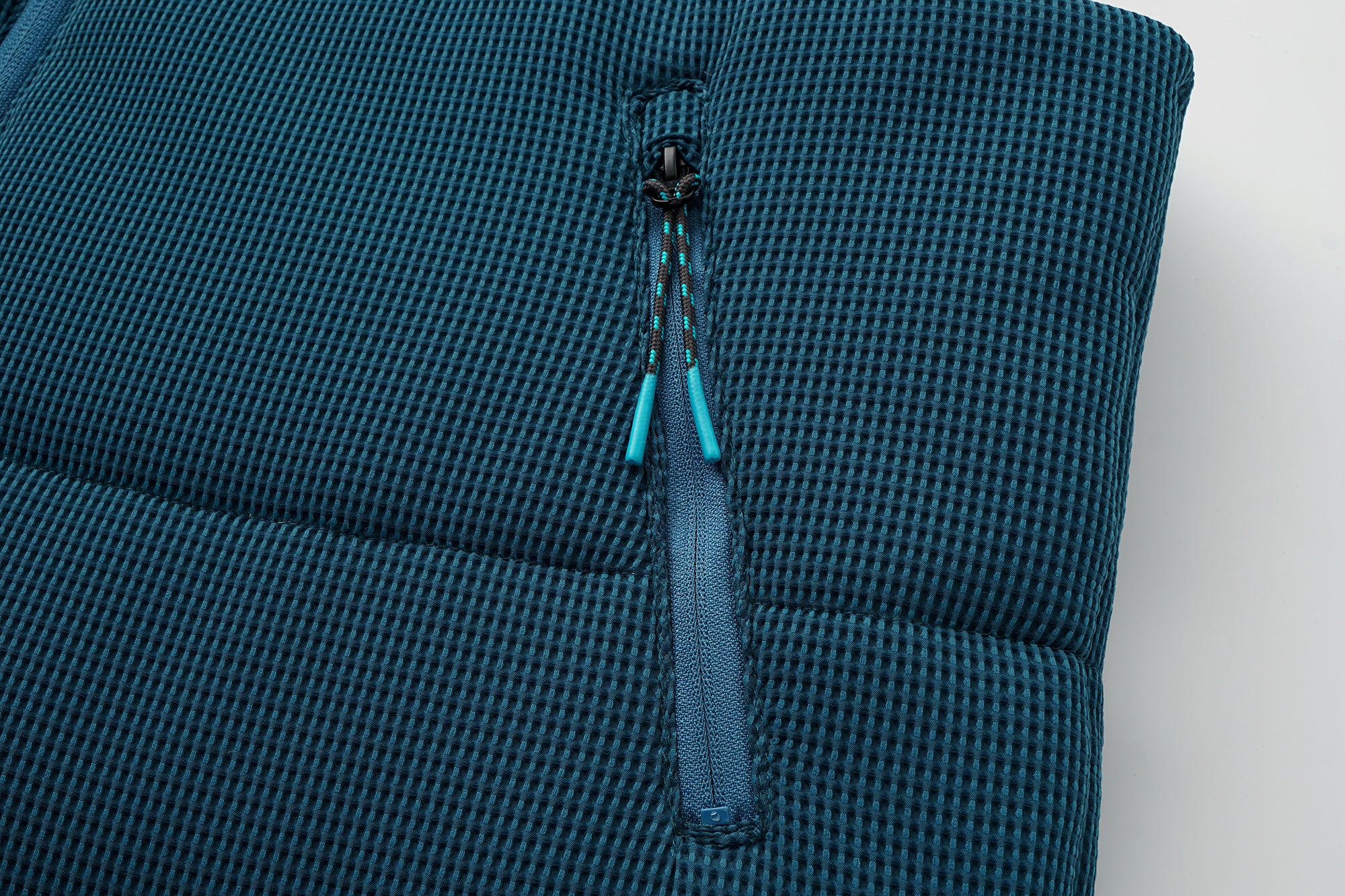 OINIMI Embroidered-Collar Waffle Puffer Vest