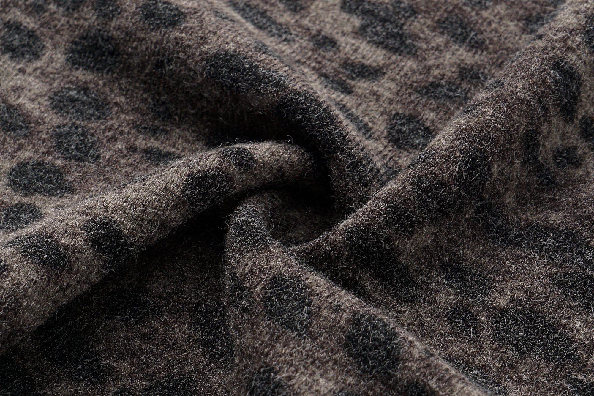 OINIMI Leopard Full-Print Knit Dual-Zip Top