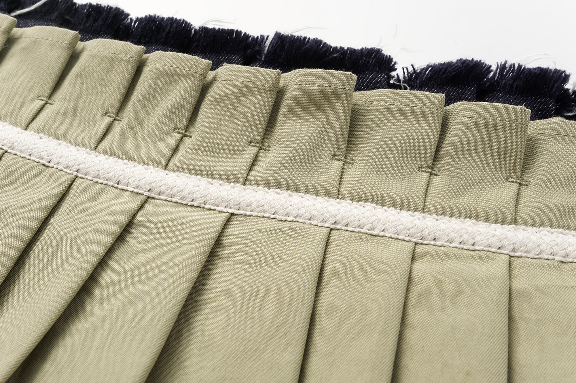 OINIMI Layered Pleated Raw Edge Waist Belt