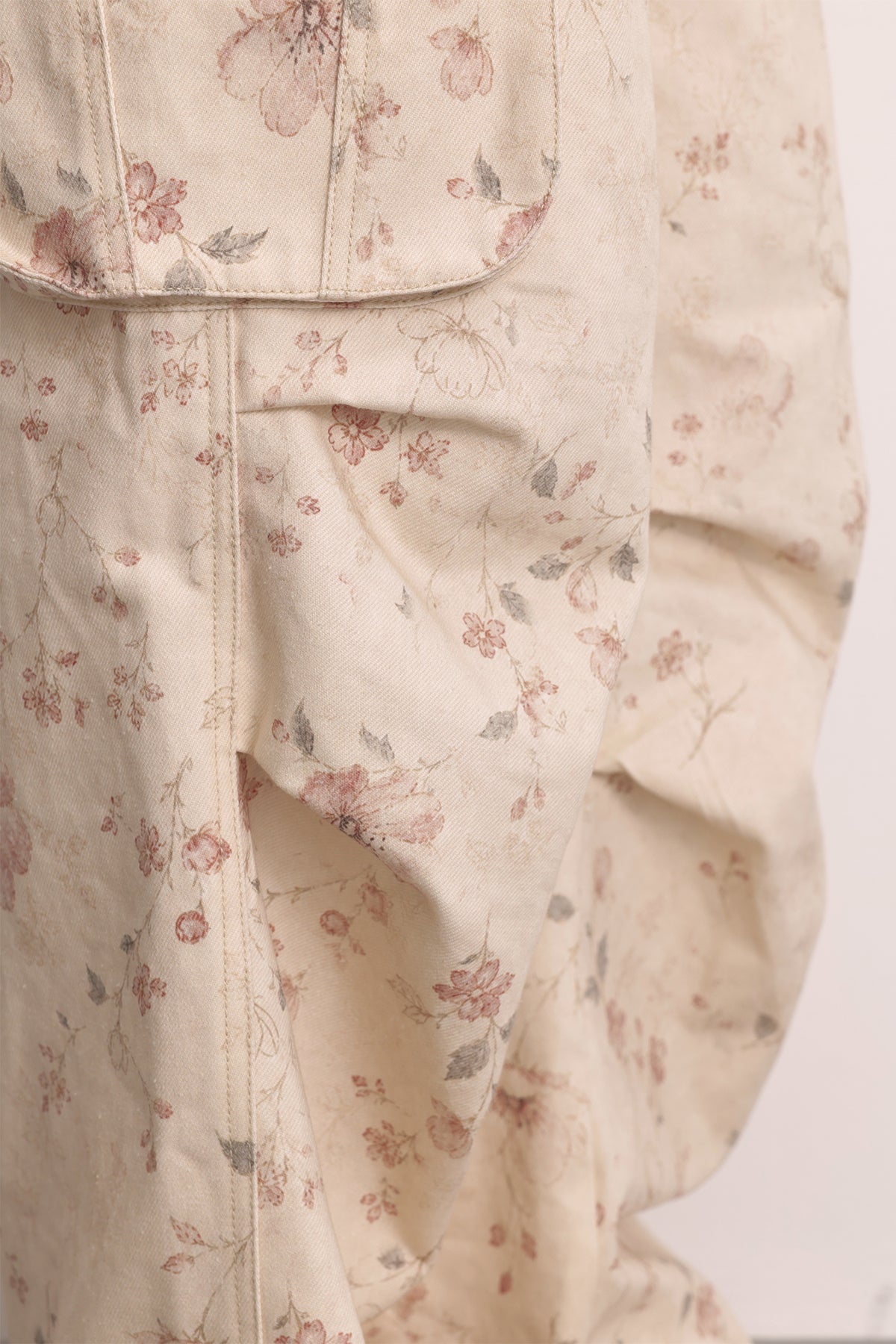FAYCHUI Full-Print Floral Low-Rise Cargo Straight-Leg Pants