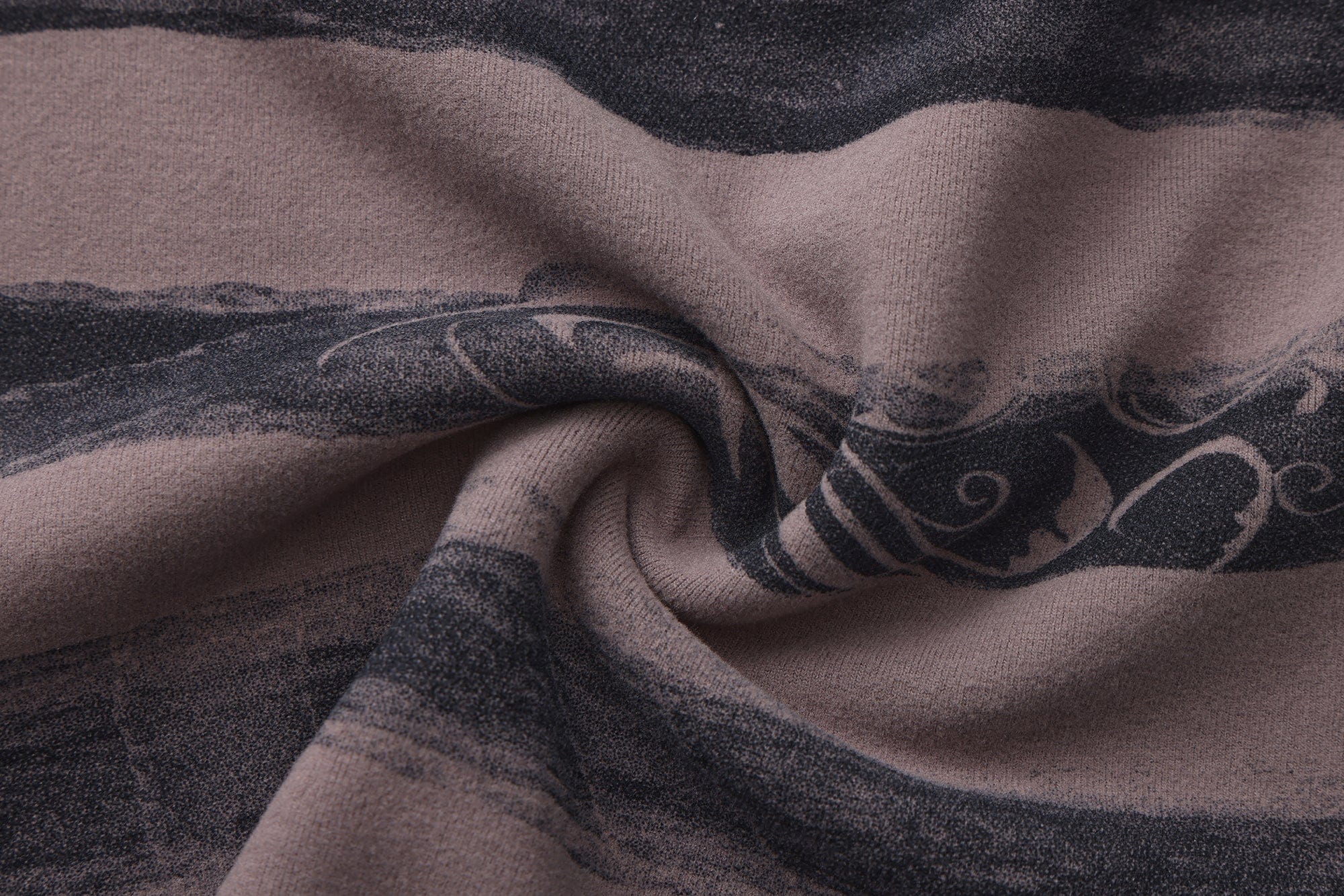 FAYCHUI Fold-Down Collar Swirl-Stripe Long Sleeve Tee