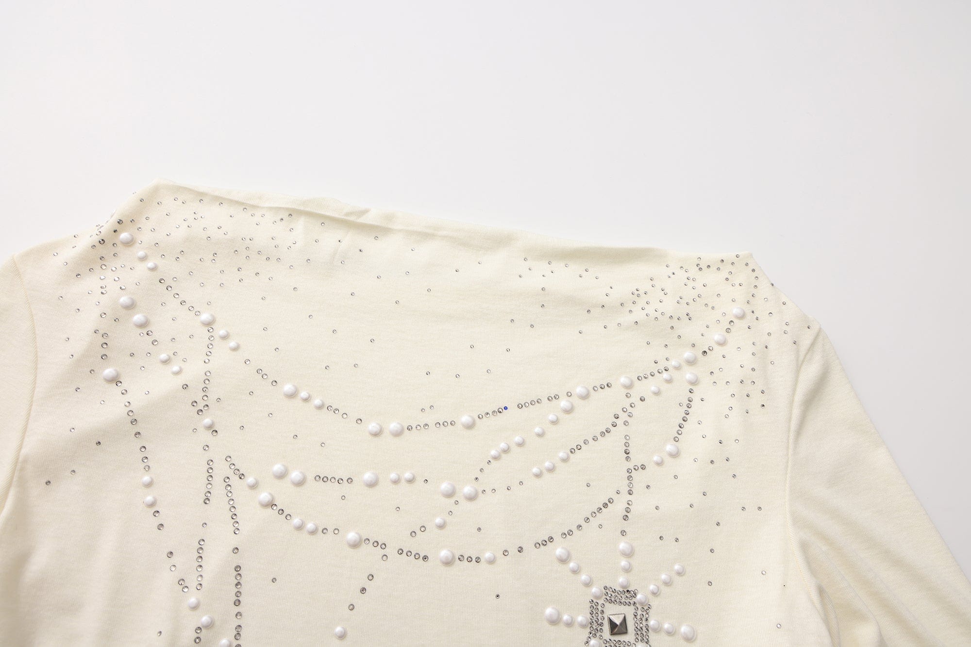 FAYCHUI Cowl Neck Pearl-Studded Long Sleeve Tee