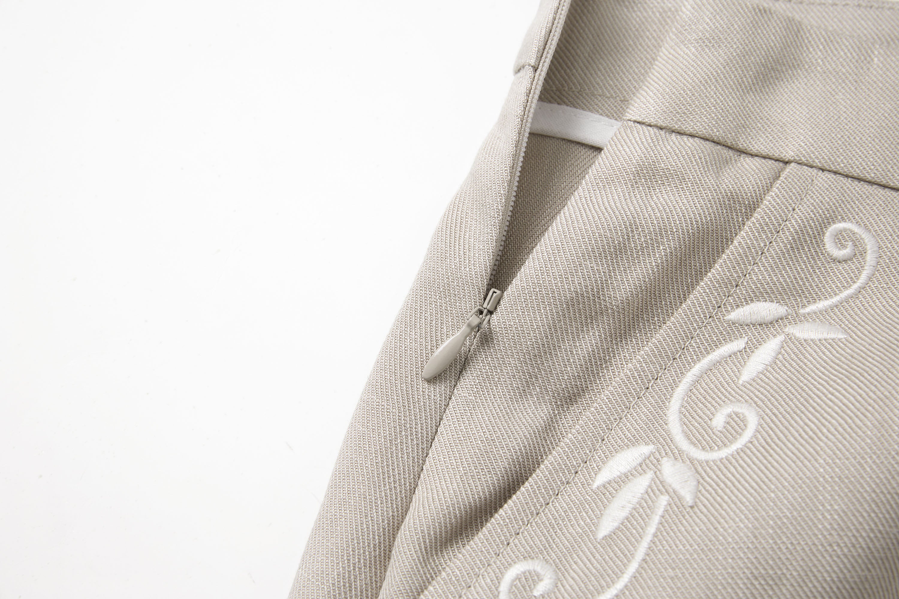 SAME FLOW Embroidered Linen-Blend Mini Skirt