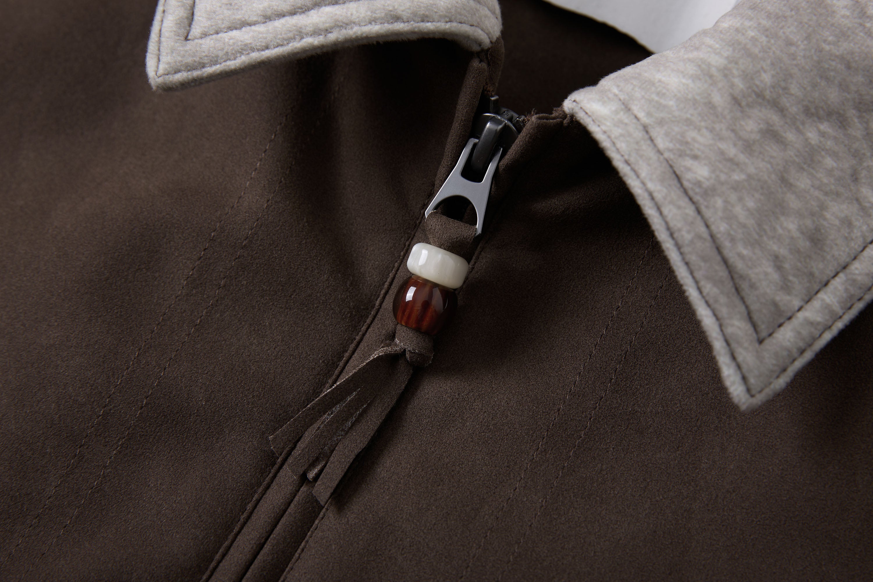 SAME FLOW Contrast Collar Embroidered Suede Jacket