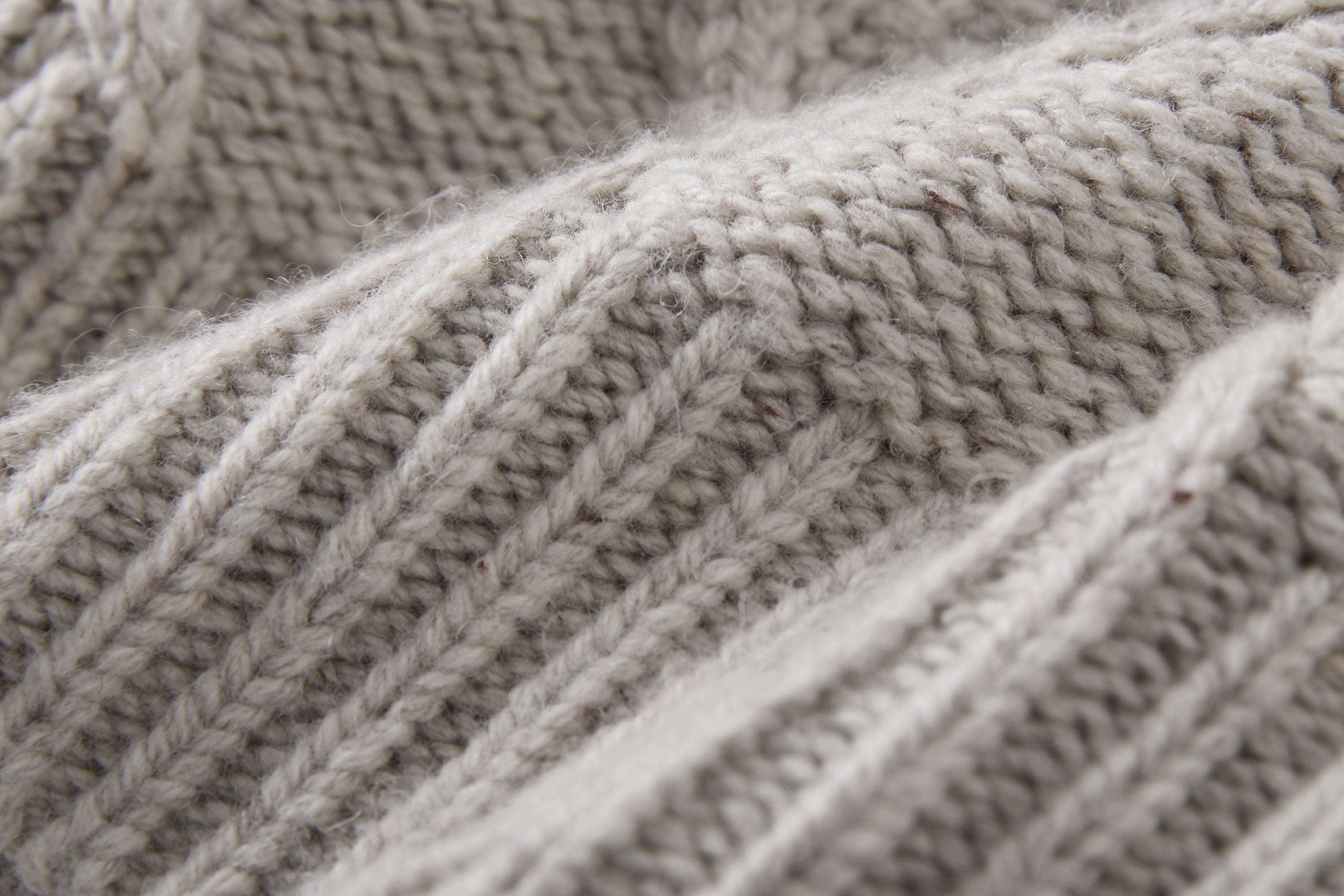 SAME FLOW Cable-Knit High-Neck Zip-Up Sweater