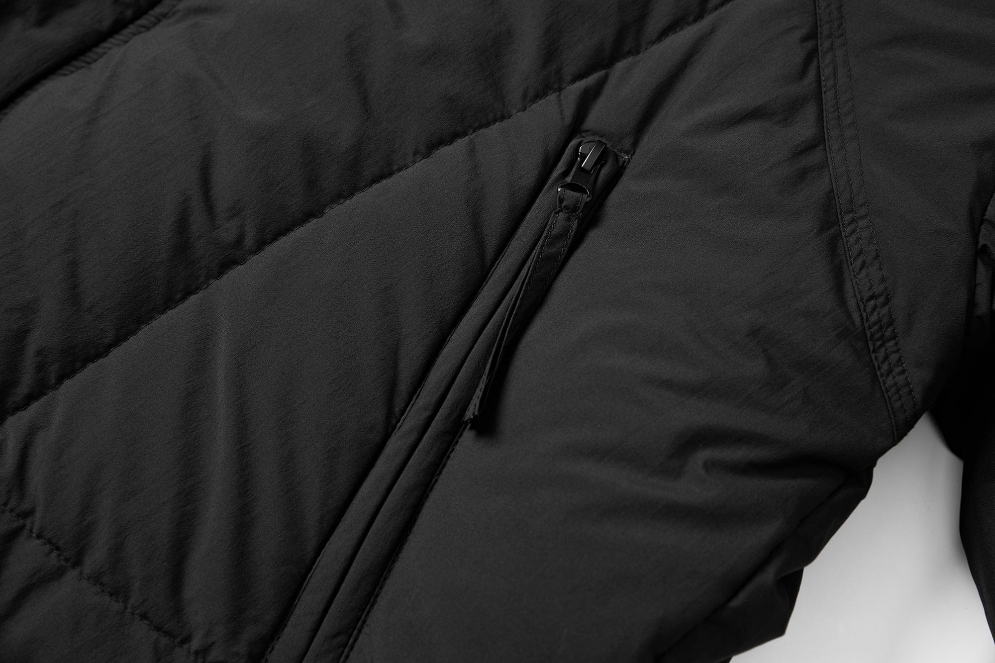 SAME FLOW Reversible Cropped Down Jacket