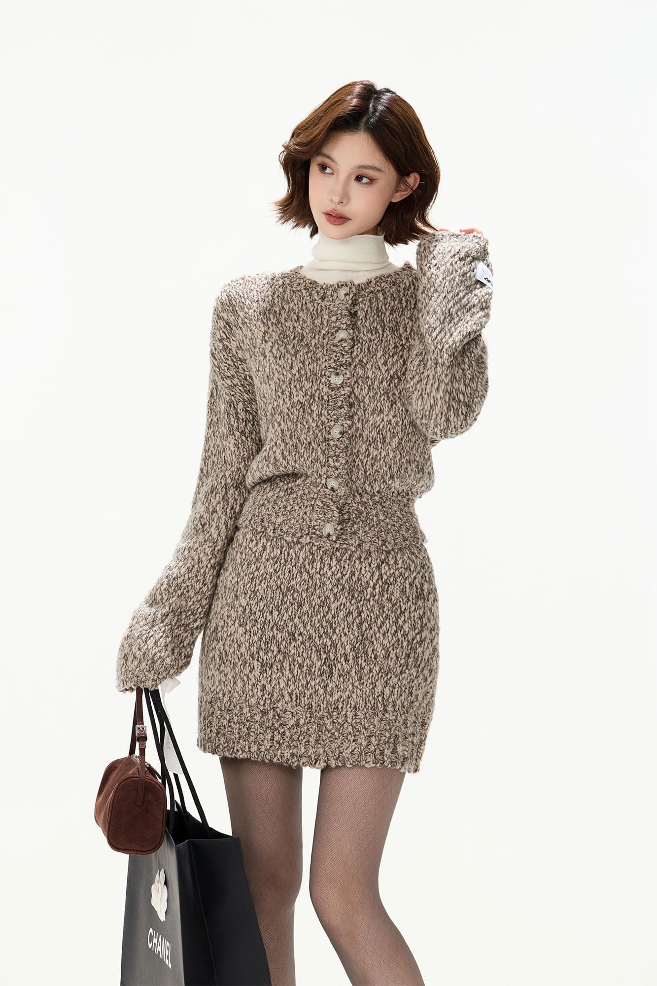 CYNR Chunky Cable-Knit Cropped Cardigan Brown