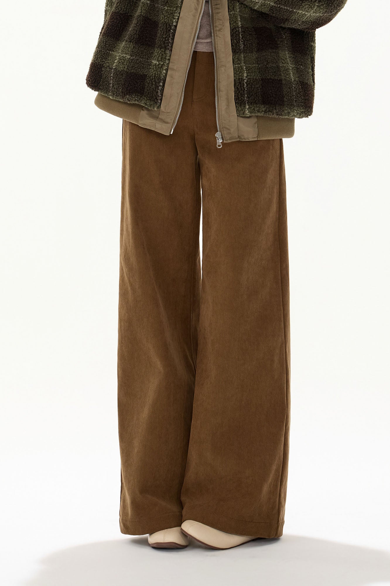 CYGNENOYR Essential Corduroy Wide-Leg Pants