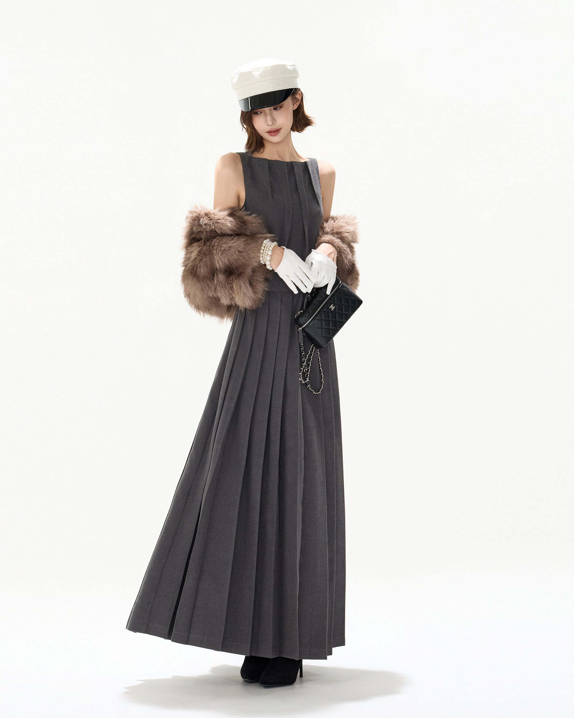 CYGNENOYR Faux Fur Half-Sleeve Cropped Jacket Khaki