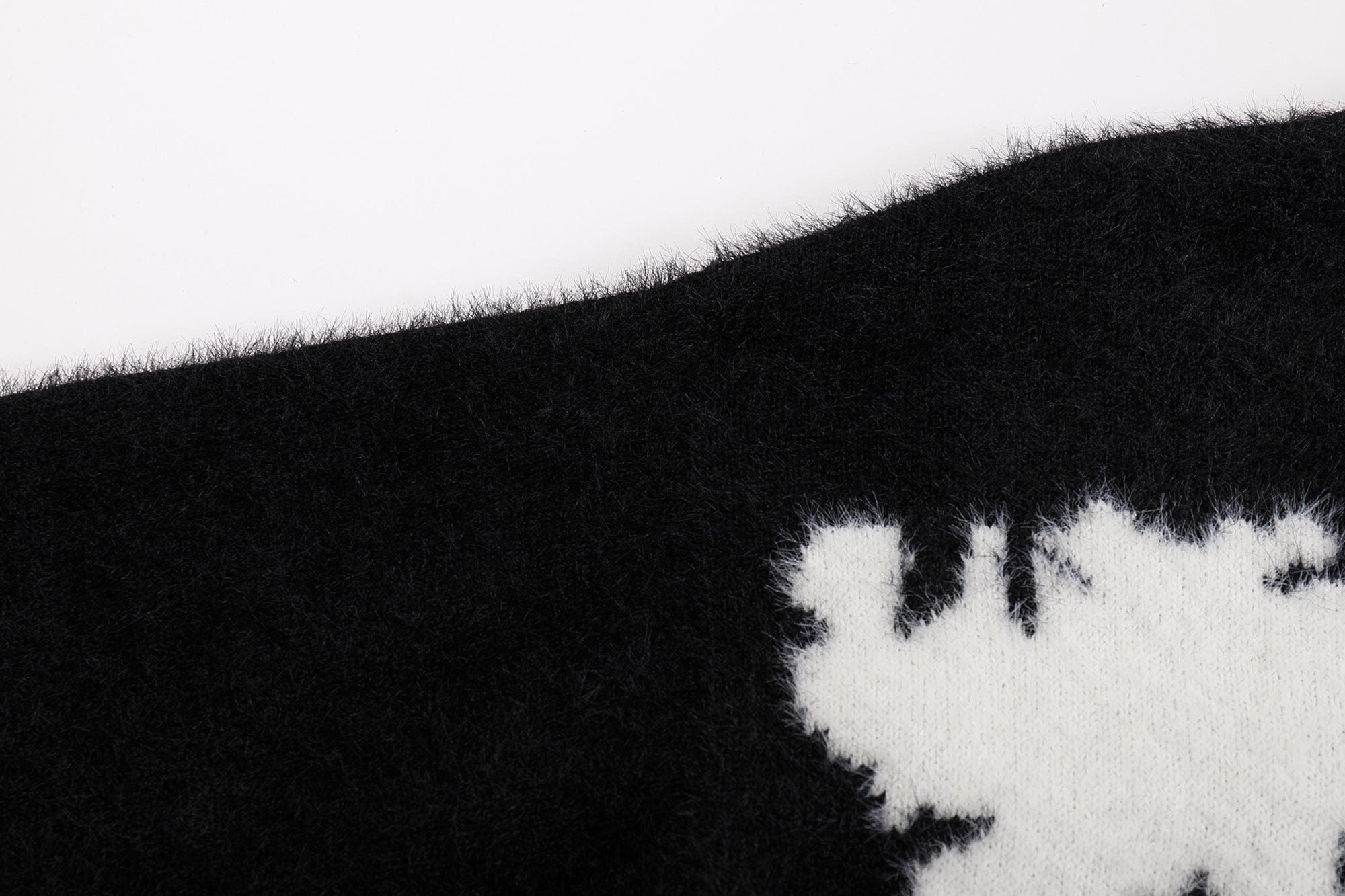 FAYCHUI Contrast Star Jacquard Fuzzy Sweater