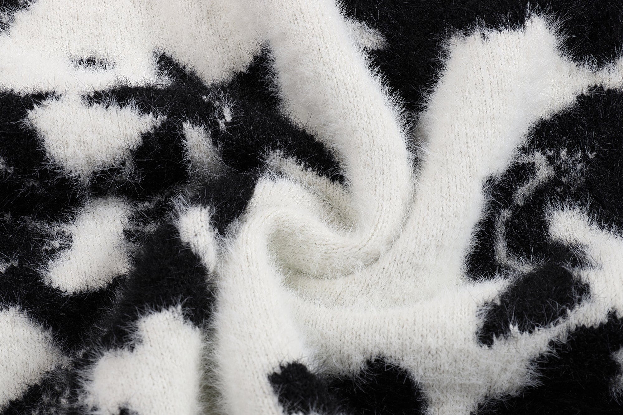 FAYCHUI Contrast Star Jacquard Fuzzy Sweater