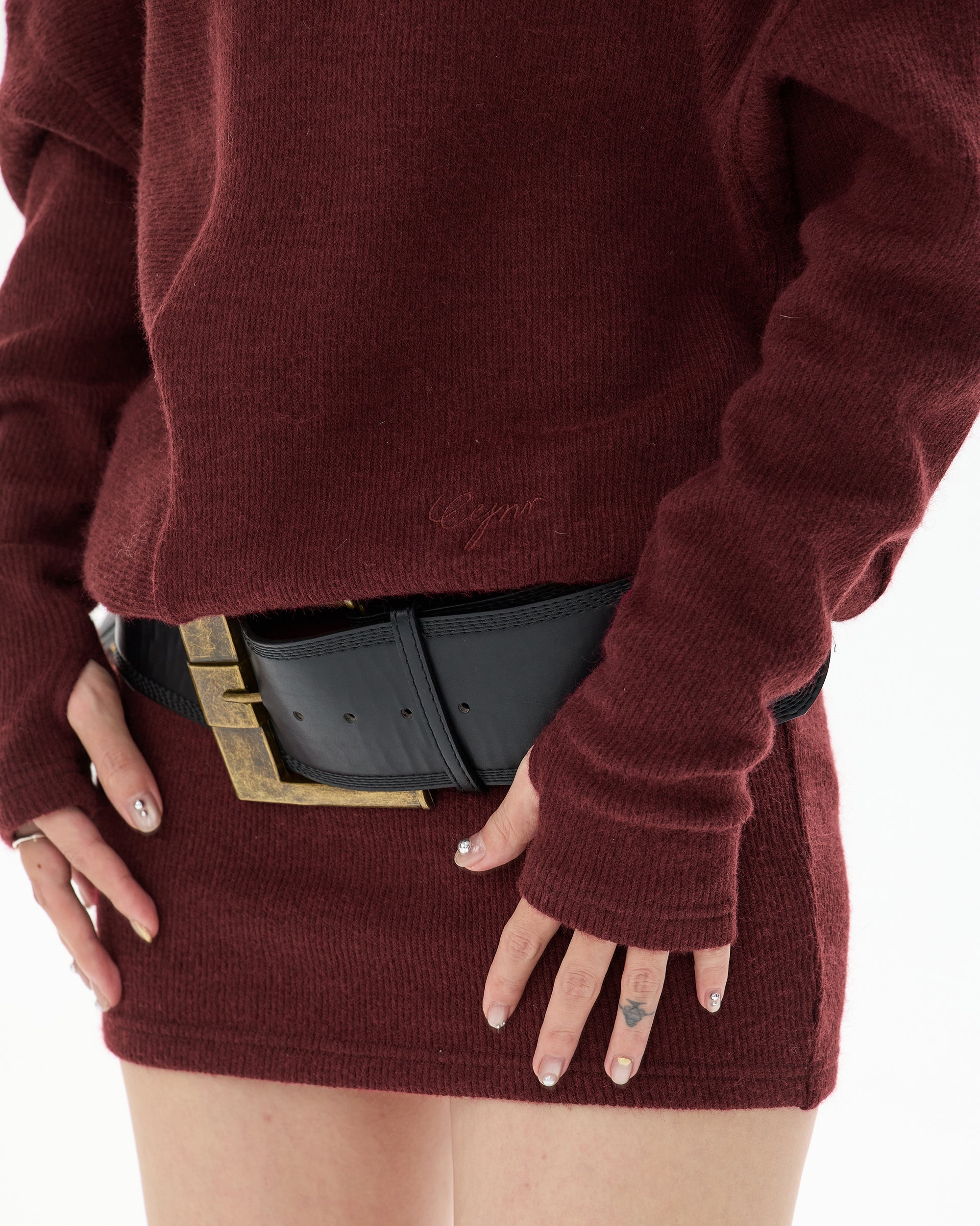 CYGNENOYR Slouch Neck Batwing Knit Dress Wine