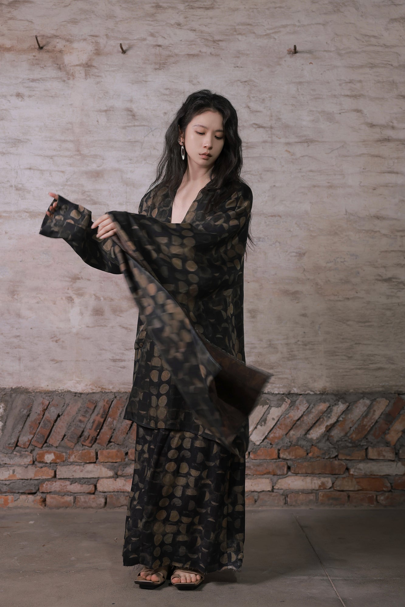 INCH LIM Asymmetric Polka-Dot Full-Print Jacket