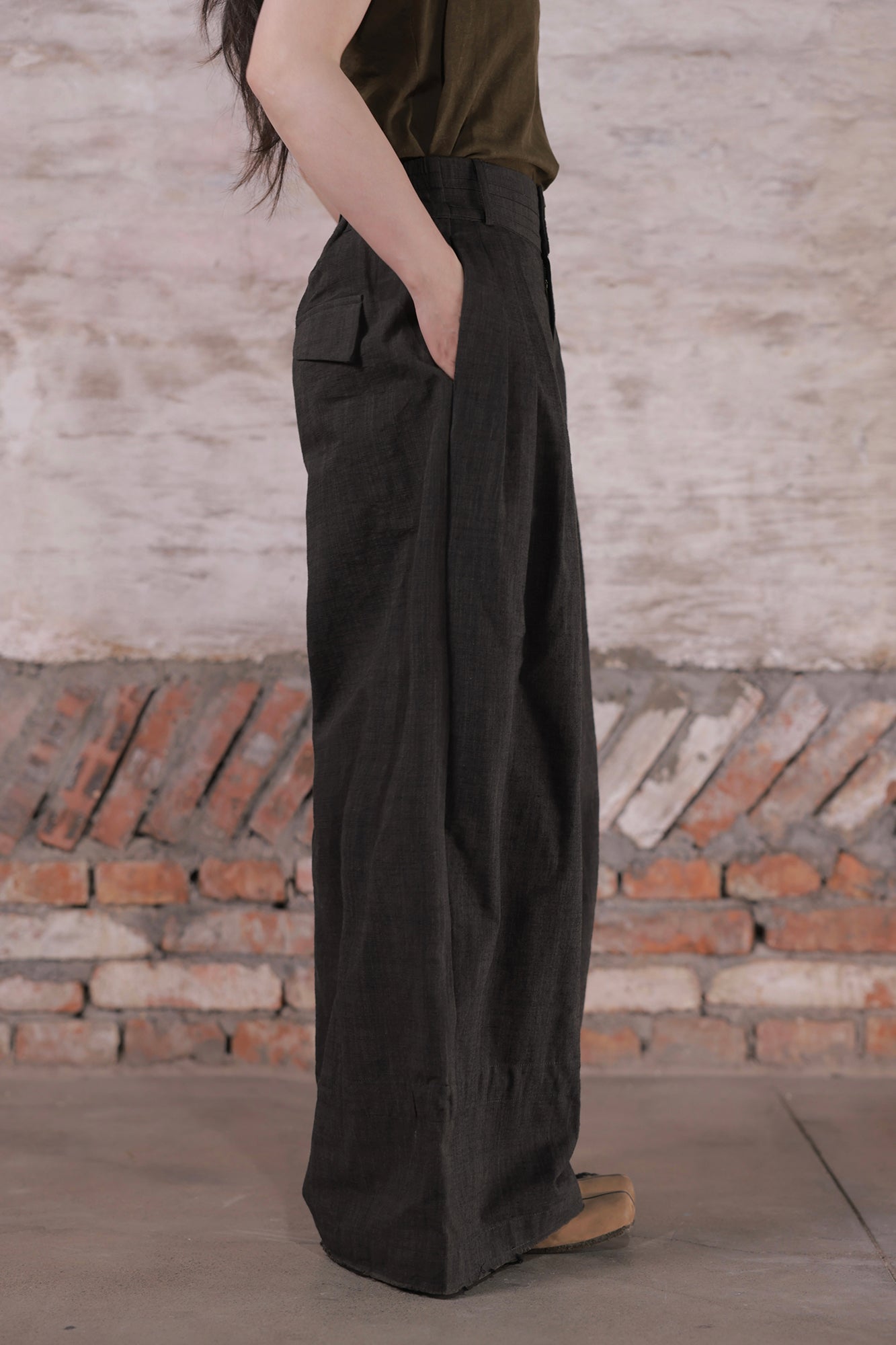 INCH LIM Pleated Wide-Leg Cinch-Hem Pants